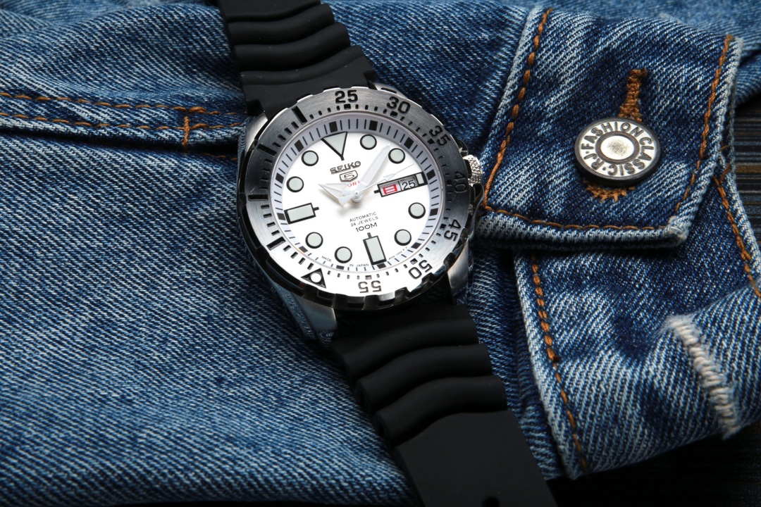 P 580. SEIKO PROSPEX Diameter 43.3 Thickness 13.0 300 JH