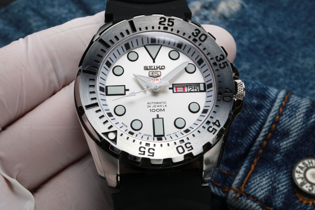 P 580. SEIKO PROSPEX Diameter 43.3 Thickness 13.0 300 JH