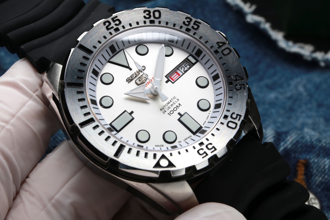 P 580. SEIKO PROSPEX Diameter 43.3 Thickness 13.0 300 JH