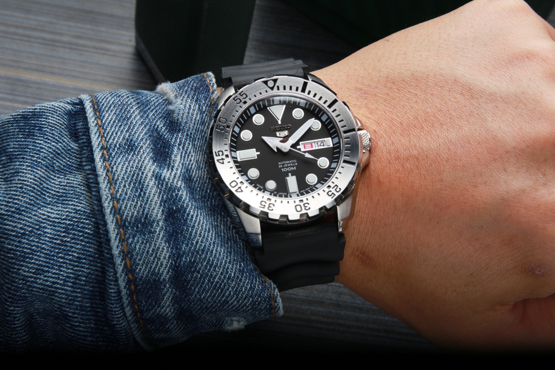 P 600. SEIKO PROSPEX Diameter 43.3 Thickness 13.0 300 JH
