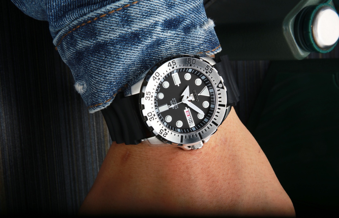 P 600. SEIKO PROSPEX Diameter 43.3 Thickness 13.0 300 JH