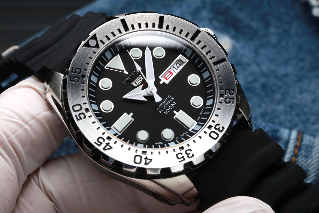 P 600. SEIKO PROSPEX Diameter 43.3 Thickness 13.0 300 JH