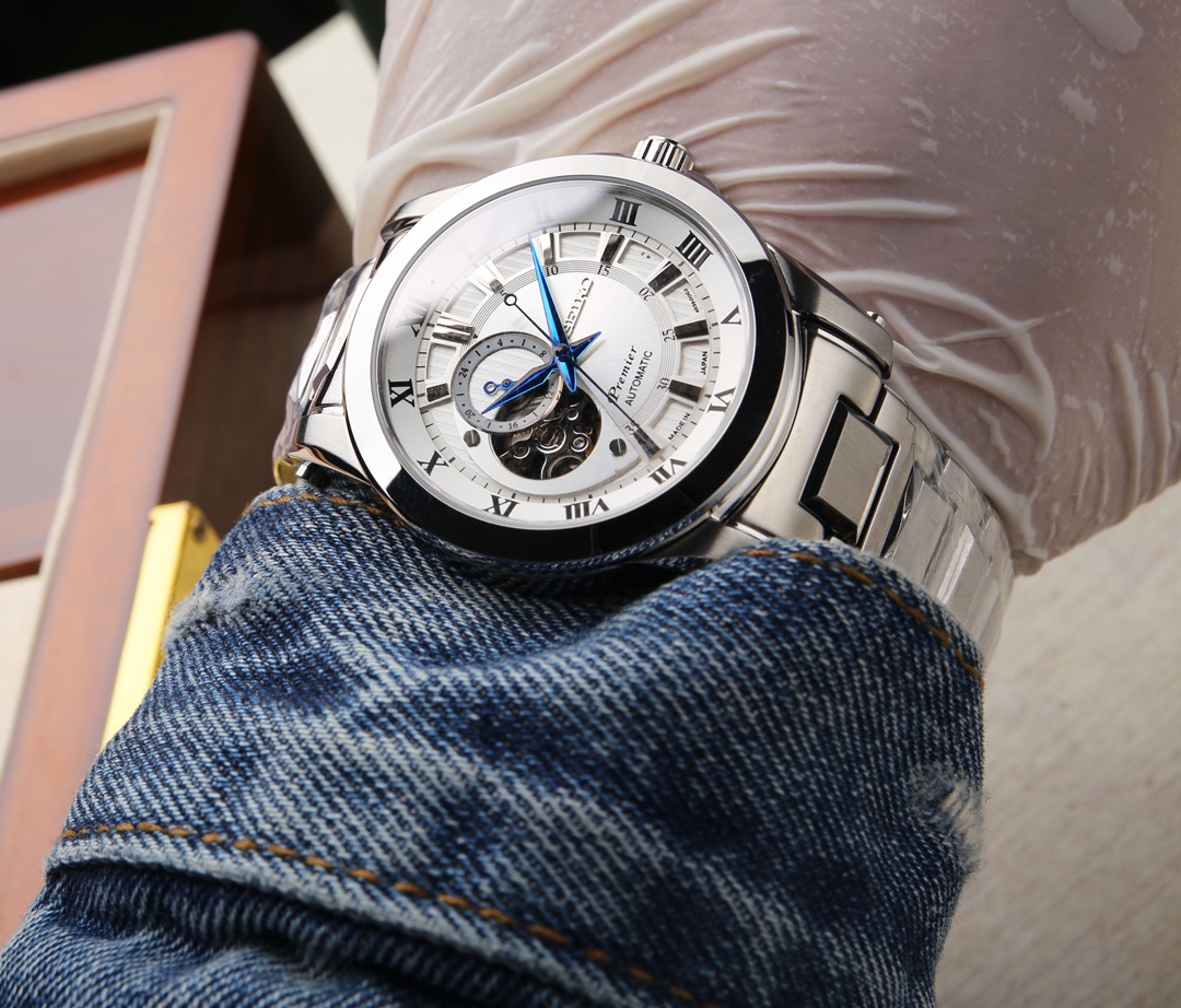 660. 20. SEIKO SSA79-J1 300 4R38 Size: 33.9510.32mm. . 9 JH