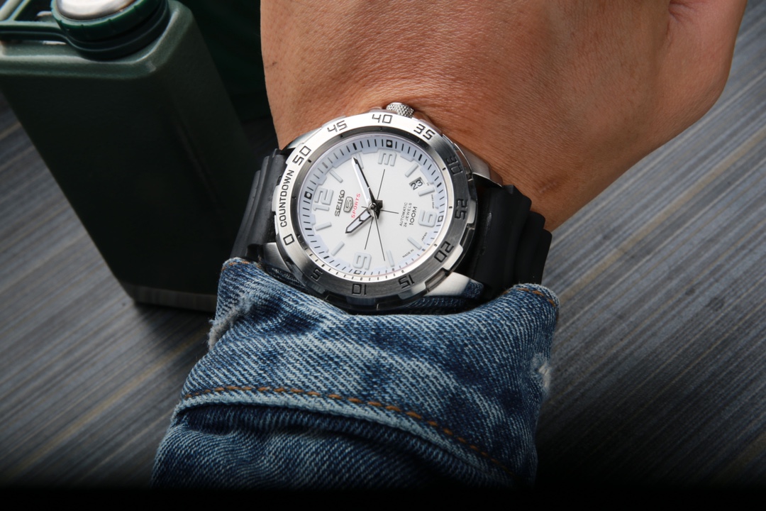 p600. 20SEIKO 4R35 Diameter 40.6 mm Thickness 11.6mm Exhibition Case Back 316 Stainless Steel Case 30 Minimalist & Stylish Elegant Lifestyle! JH _129