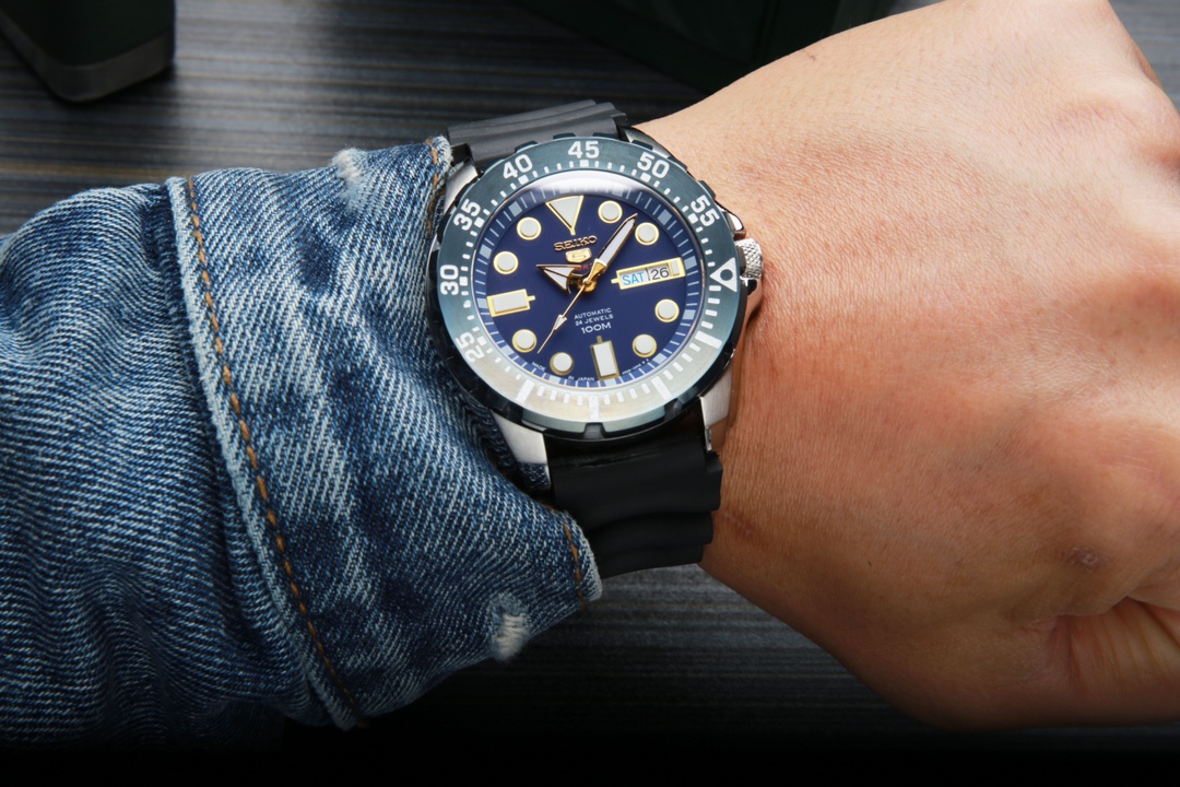 510.(Solid Case Back)SEIKO 300 46.17 316 Thickness Super Luminous JH
