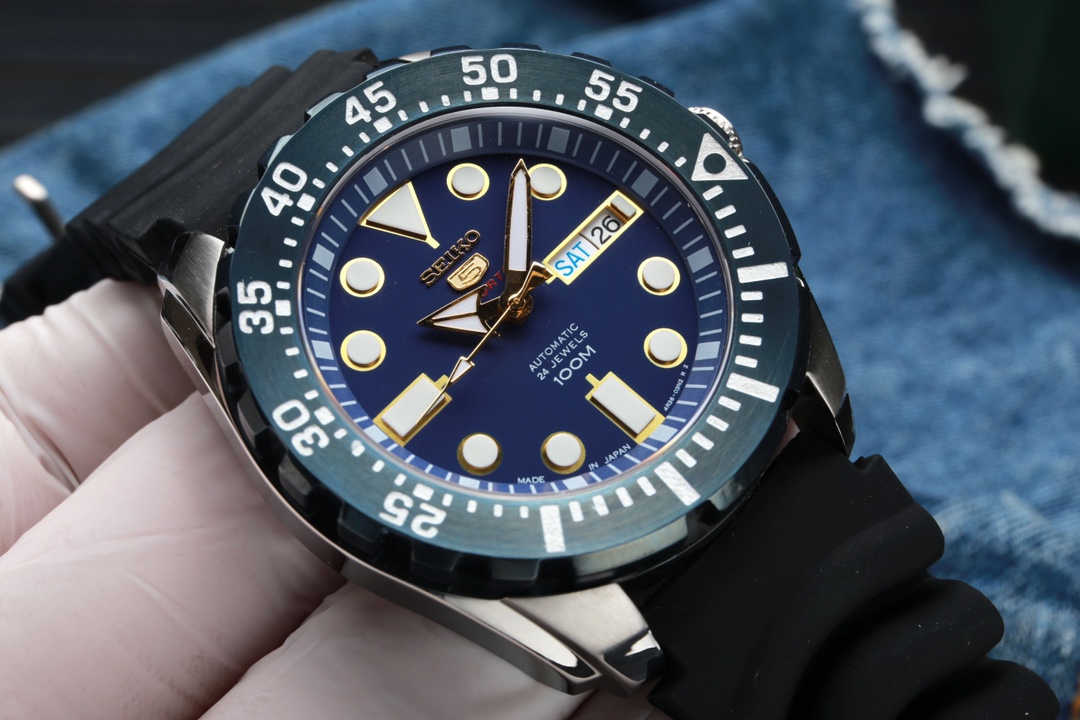510.(Solid Case Back)SEIKO 300 46.17 316 Thickness Super Luminous JH