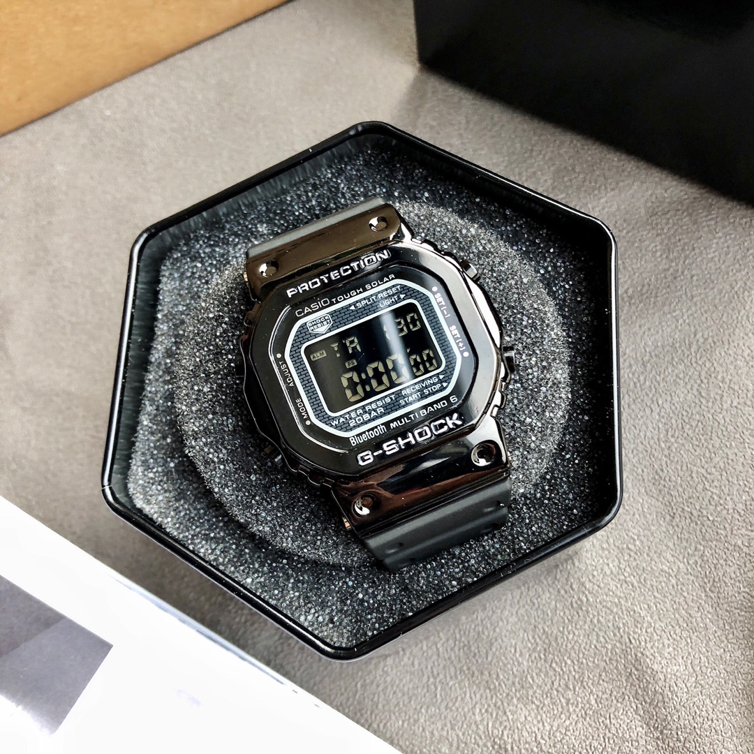 CASIO G-SHOCK GM-5600 Shock Resistant Multifunction Digital Analog Watch 49*43*13.5mm