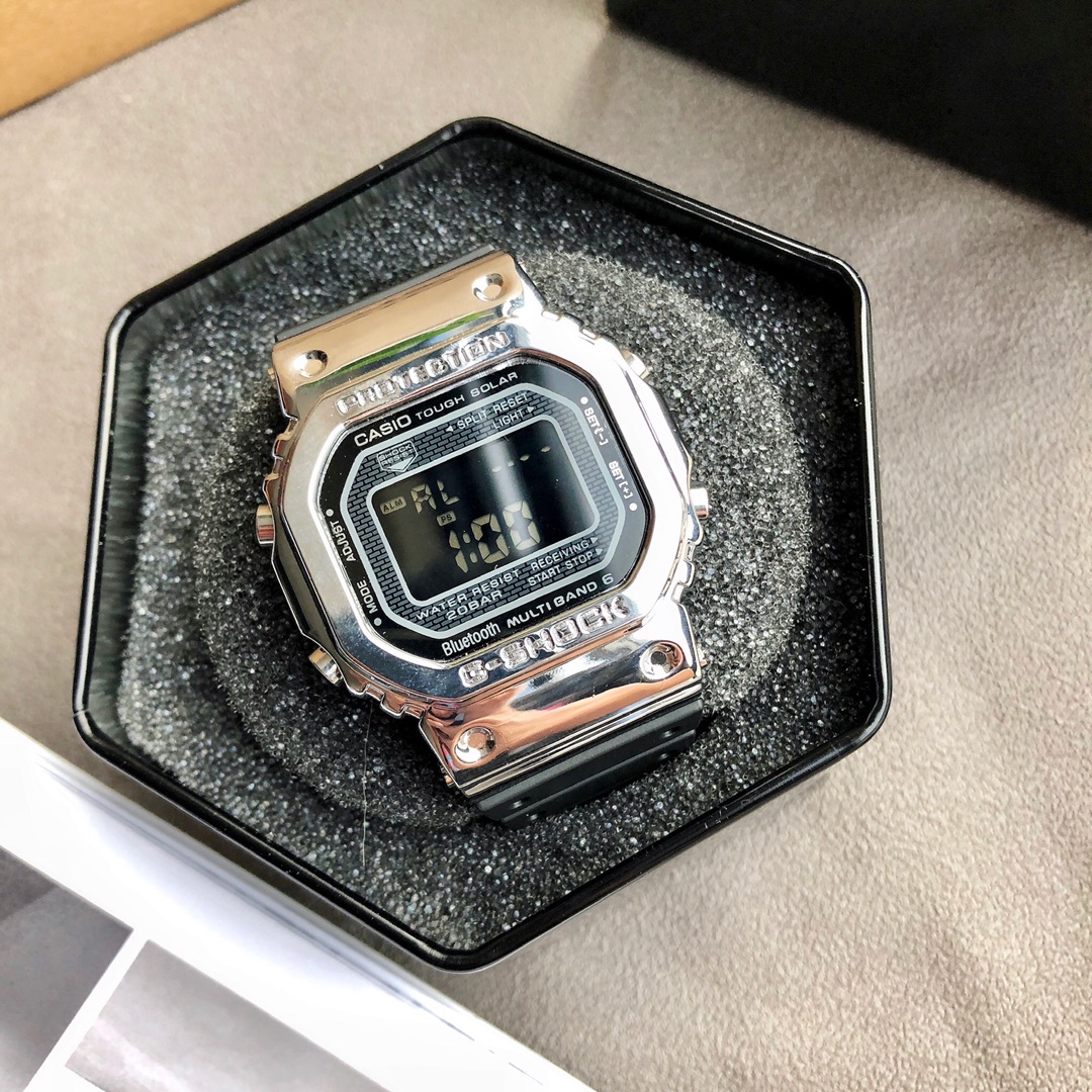 CASIO G-SHOCK GM-5600 Shock Resistant Multifunction Digital Analog Watch 49*43*13.5mm