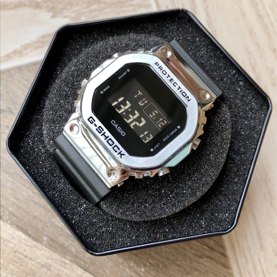 CASIO G-SHOCK GM-5600 Shock Resistant Multifunction Digital Analog Watch 49*43*13.5mm