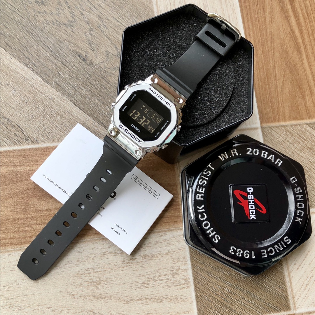 CASIO G-SHOCK GM-5600 Shock Resistant Multifunction Digital Analog Watch 49*43*13.5mm