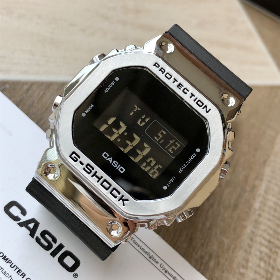 CASIO G-SHOCK GM-5600 Shock Resistant Multifunction Digital Analog Watch 49*43*13.5mm