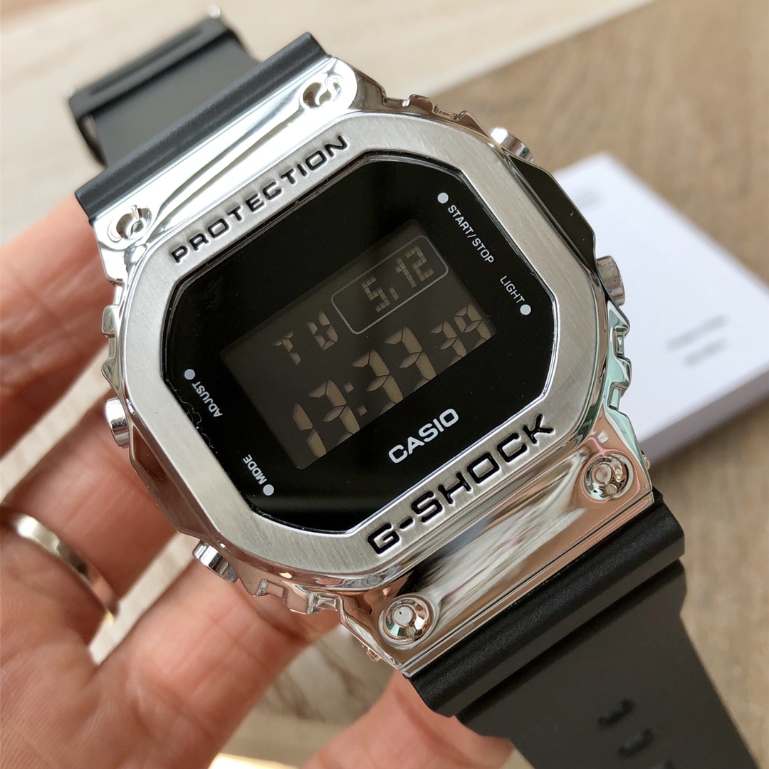 CASIO G-SHOCK GM-5600 Shock Resistant Multifunction Digital Analog Watch 49*43*13.5mm