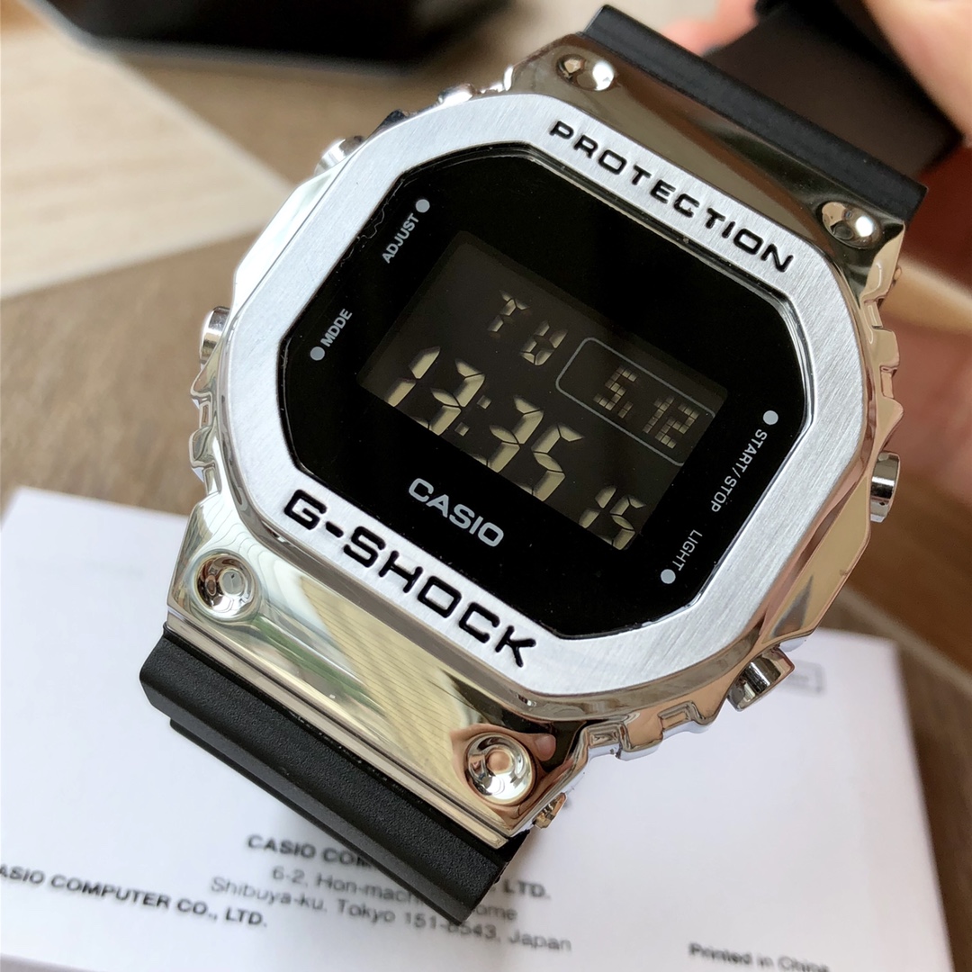 CASIO G-SHOCK GM-5600 Shock Resistant Multifunction Digital Analog Watch 49*43*13.5mm