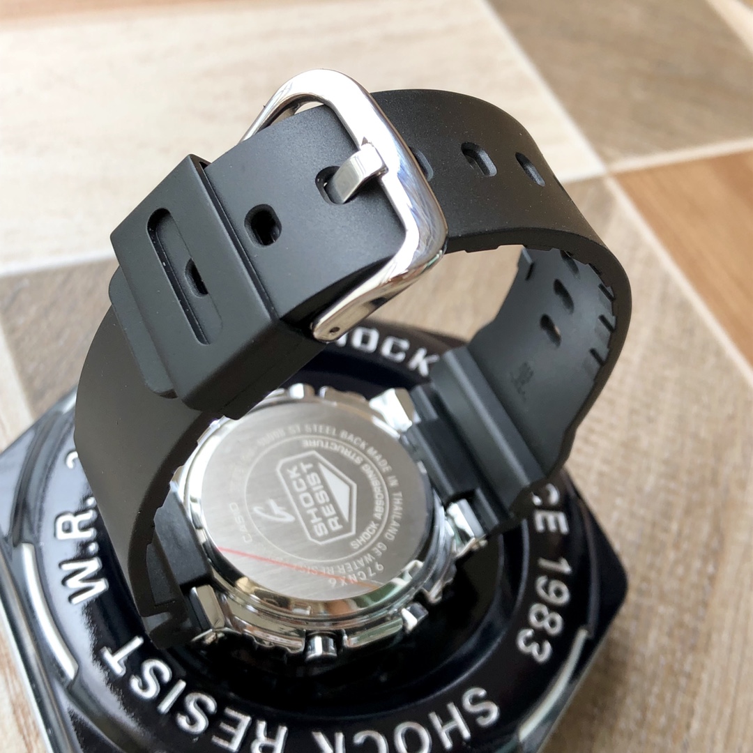 CASIO G-SHOCK GM-5600 Shock Resistant Multifunction Digital Analog Watch 49*43*13.5mm