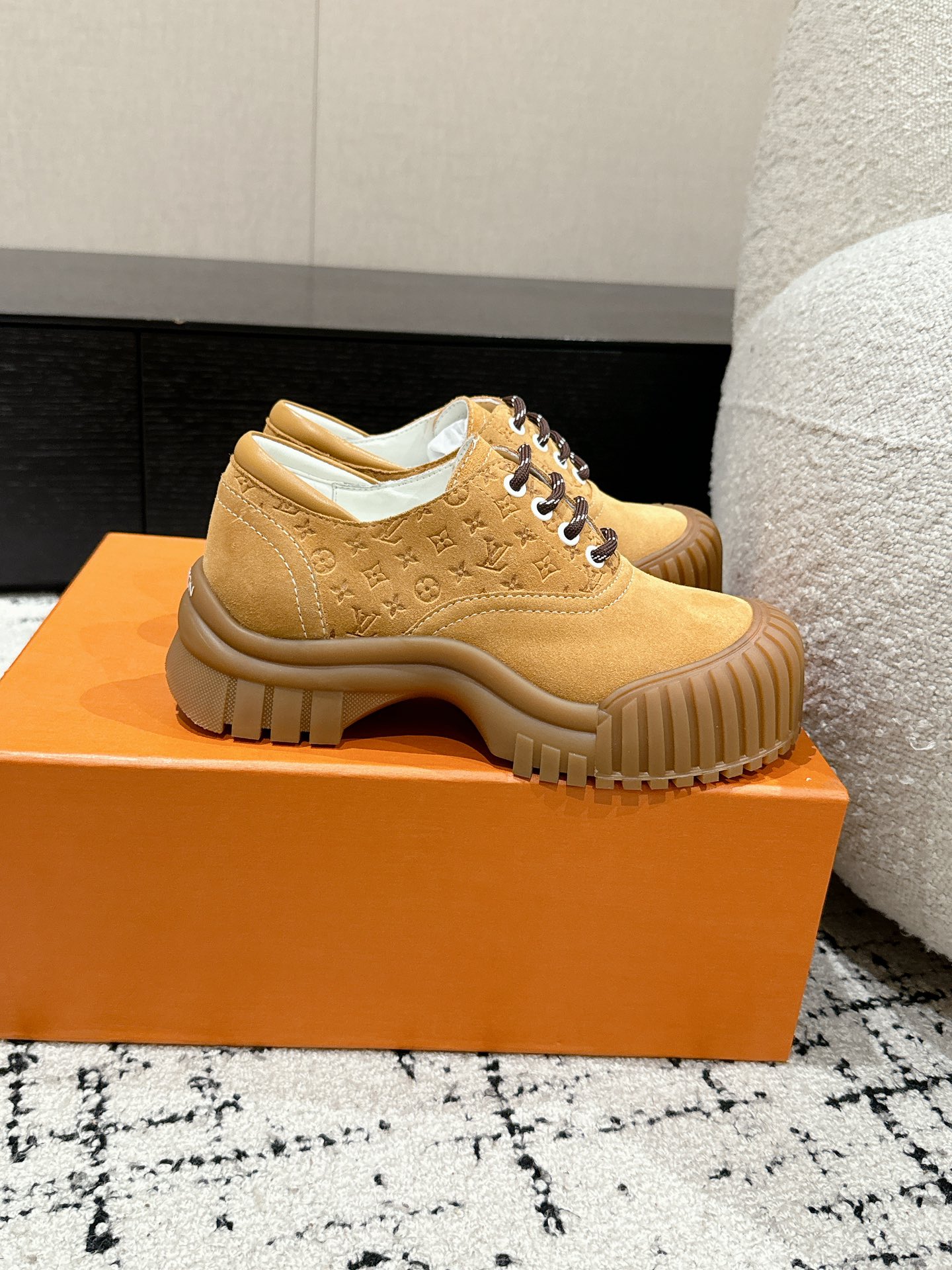 Louis Vuitton Basic Shoes L-s