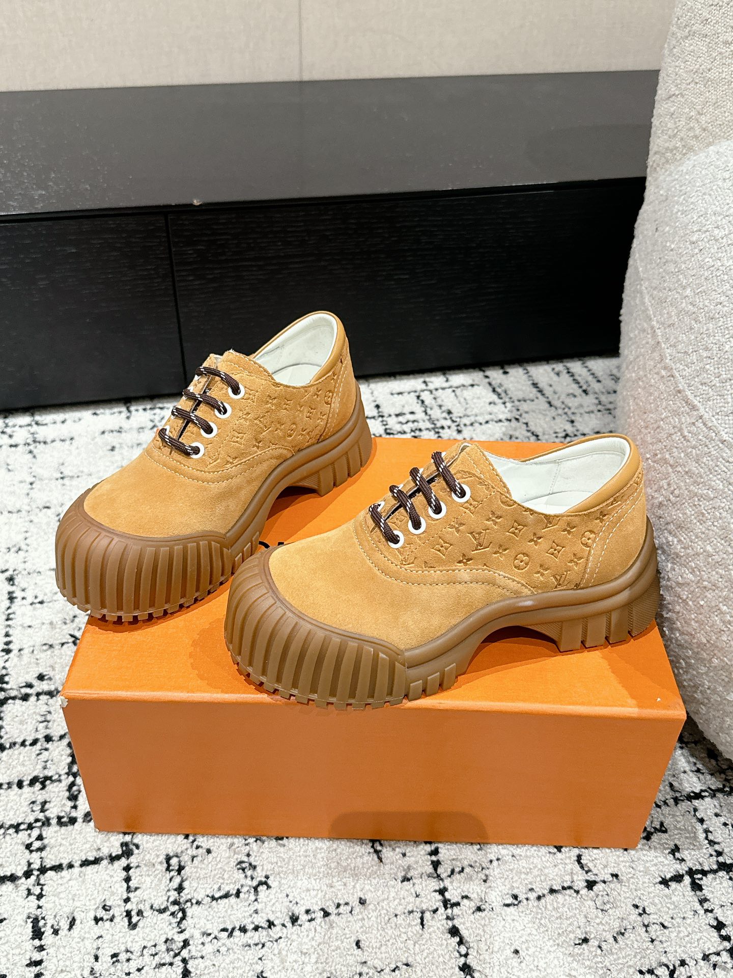 Louis Vuitton Basic Shoes L-s