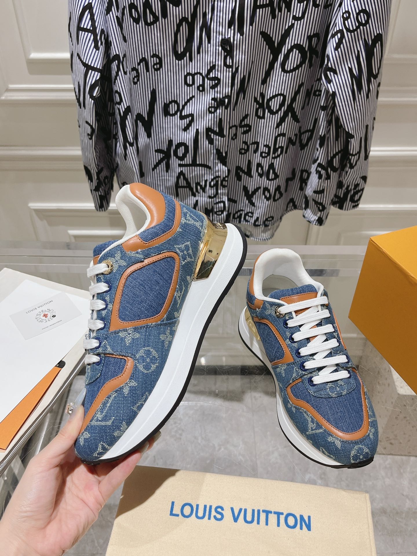 Louis Vuitton Couple Sneakers M-l-s