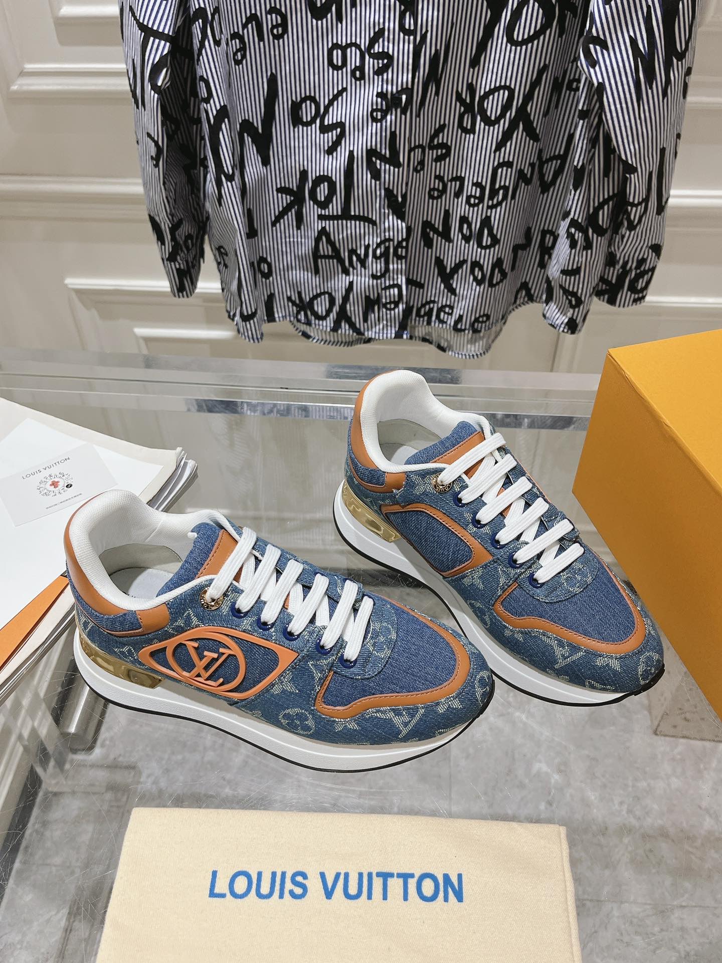 Louis Vuitton Couple Sneakers M-l-s