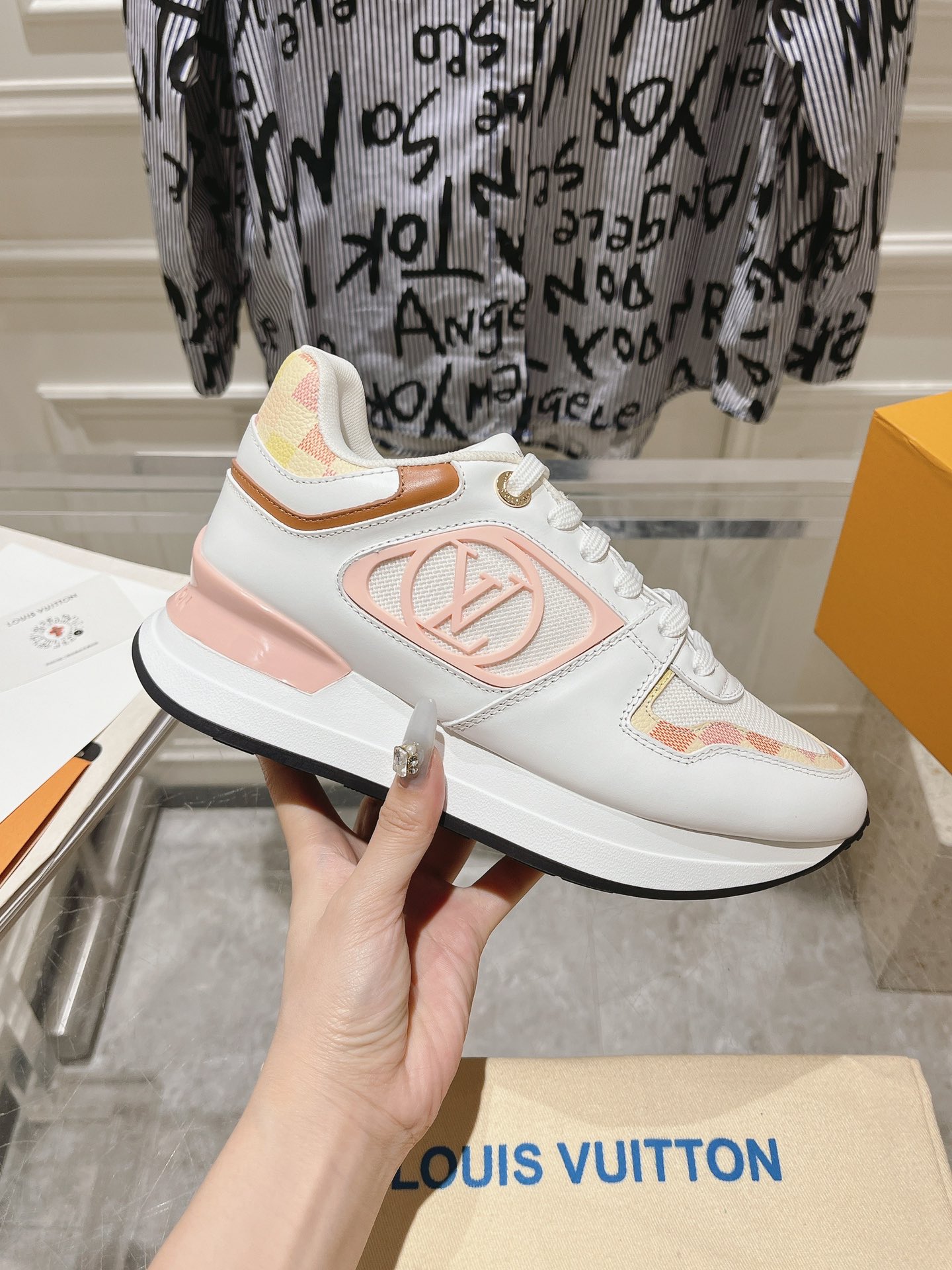 Louis Vuitton Couple Sneakers M-l-s