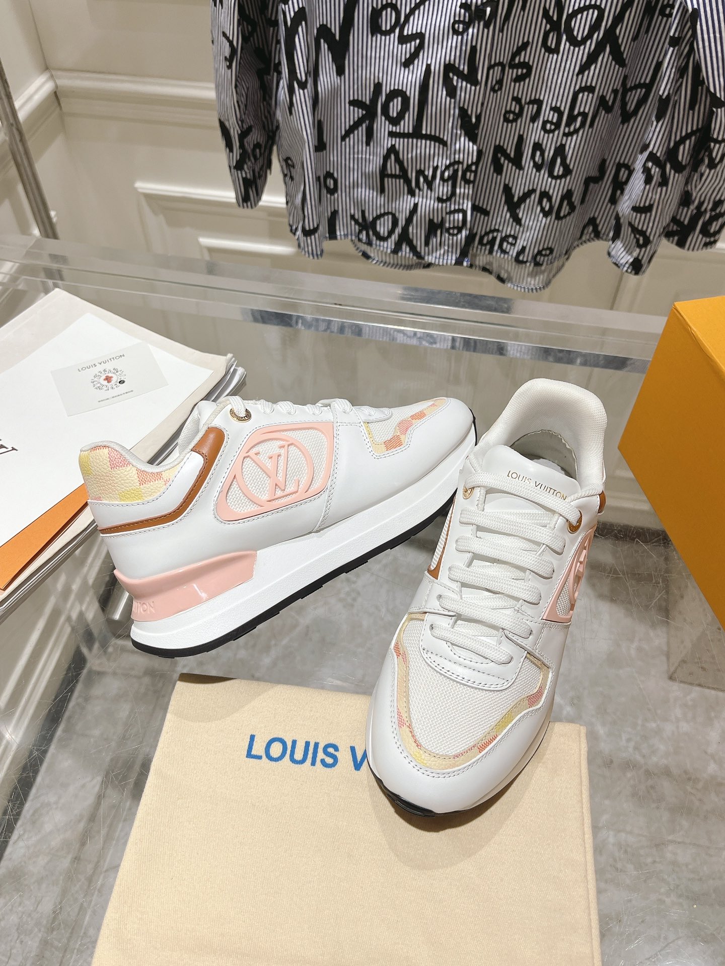 Louis Vuitton Couple Sneakers M-l-s