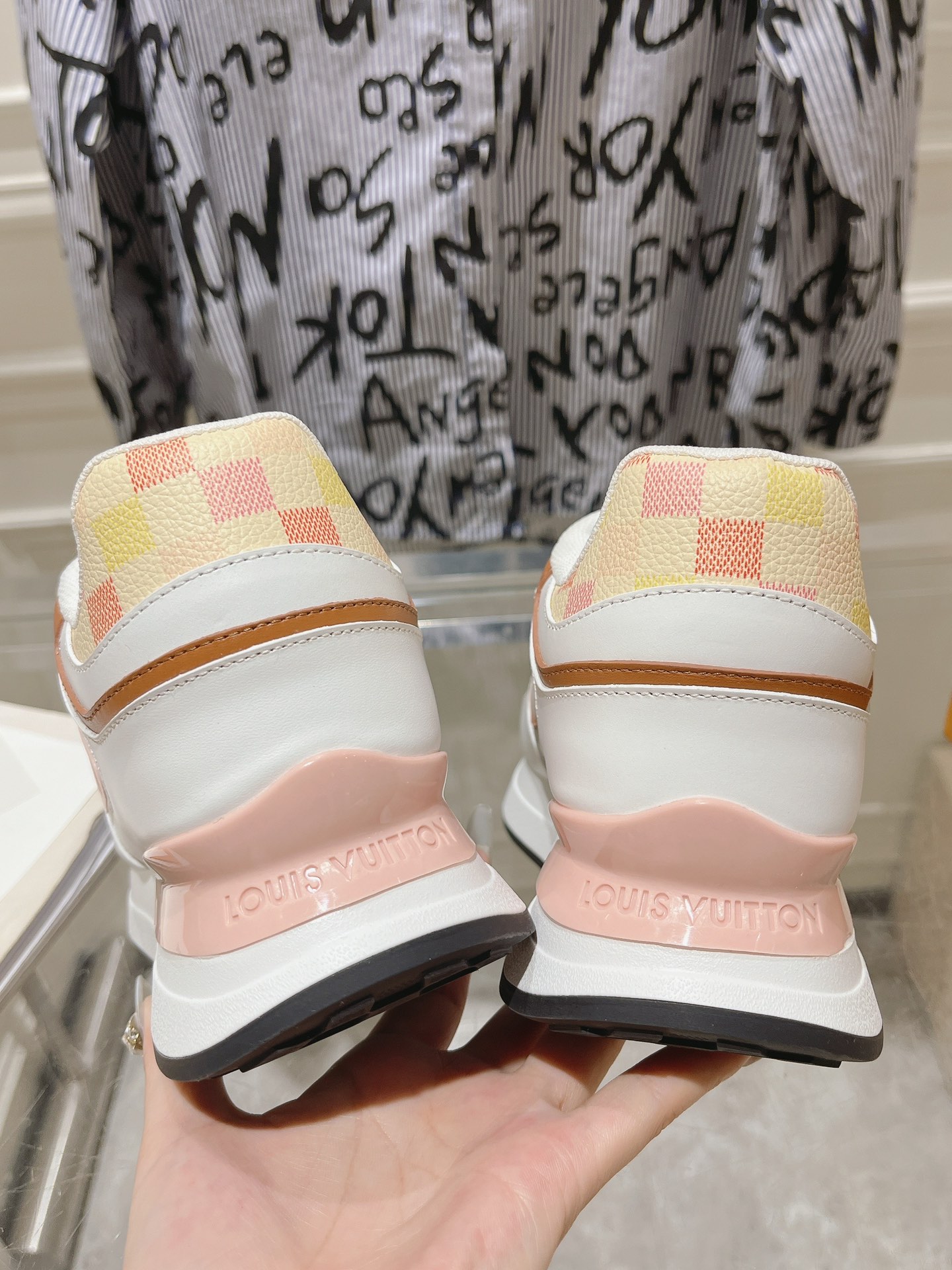 Louis Vuitton Couple Sneakers M-l-s