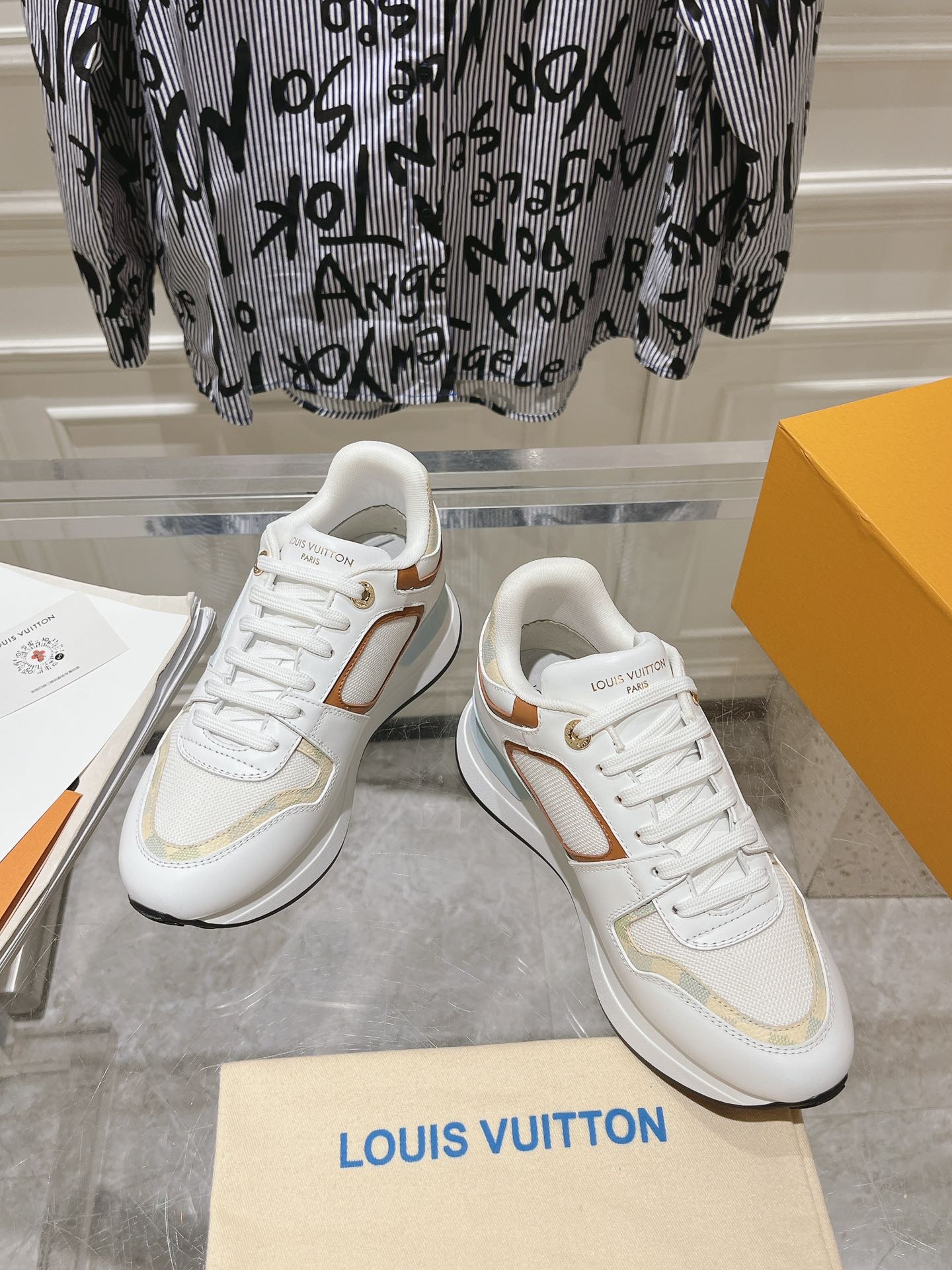 Louis Vuitton Couple Sneakers M-l-s