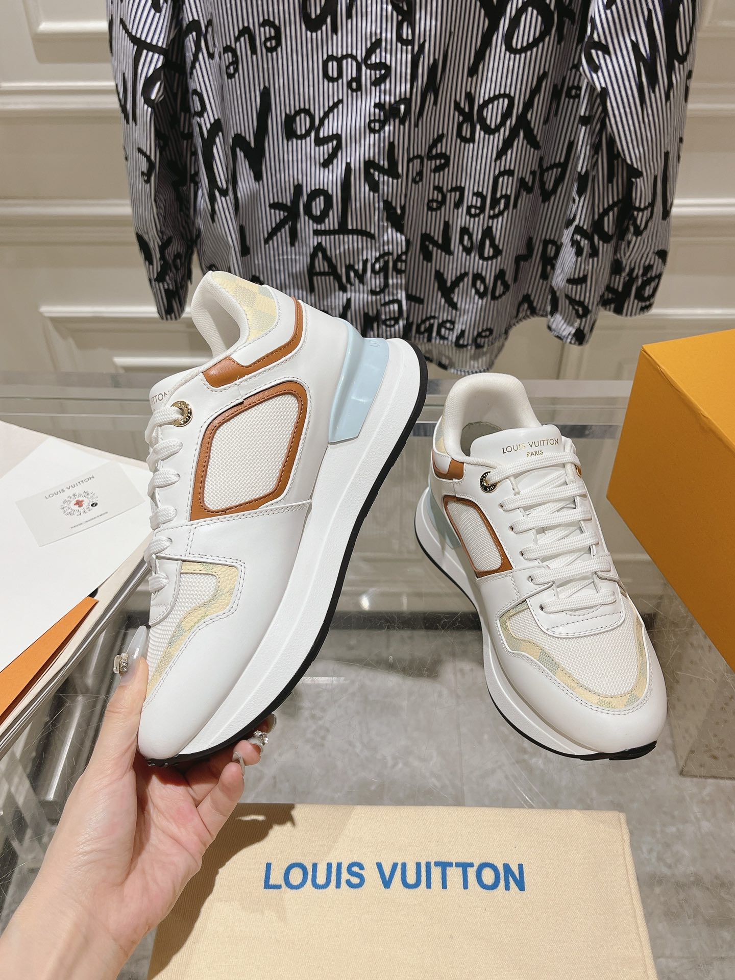 Louis Vuitton Couple Sneakers M-l-s