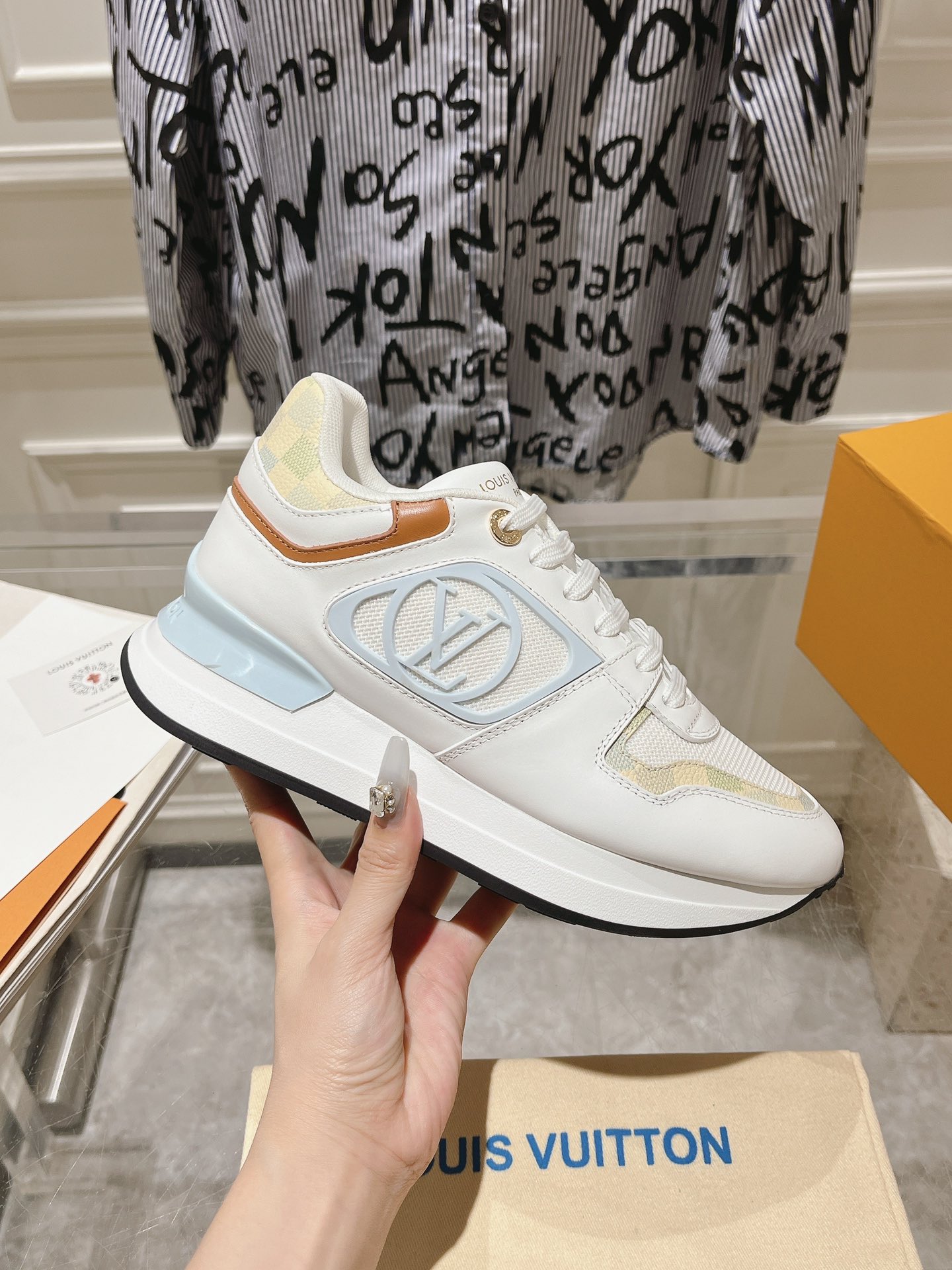 Louis Vuitton Couple Sneakers M-l-s