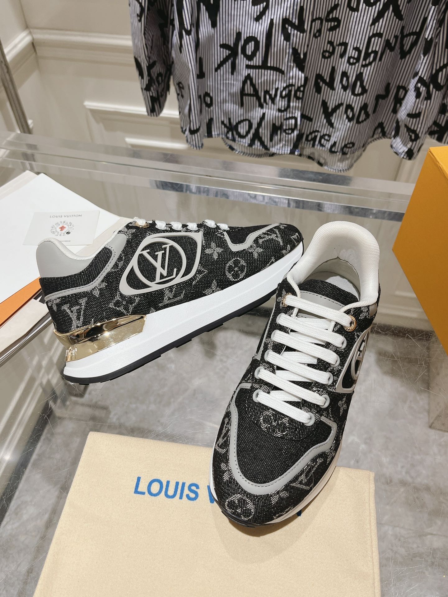 Louis Vuitton Couple Sneakers M-l-s