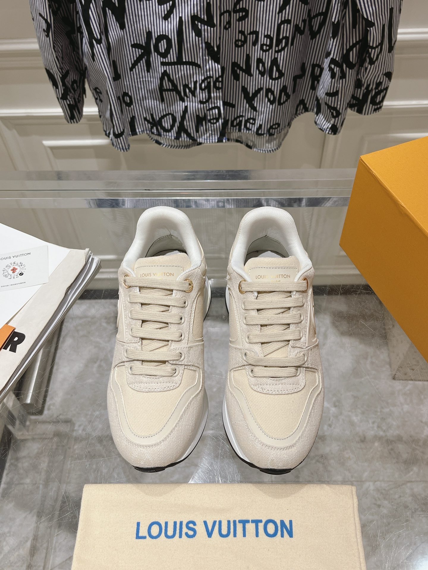 Louis Vuitton Couple Sneakers M-l-s