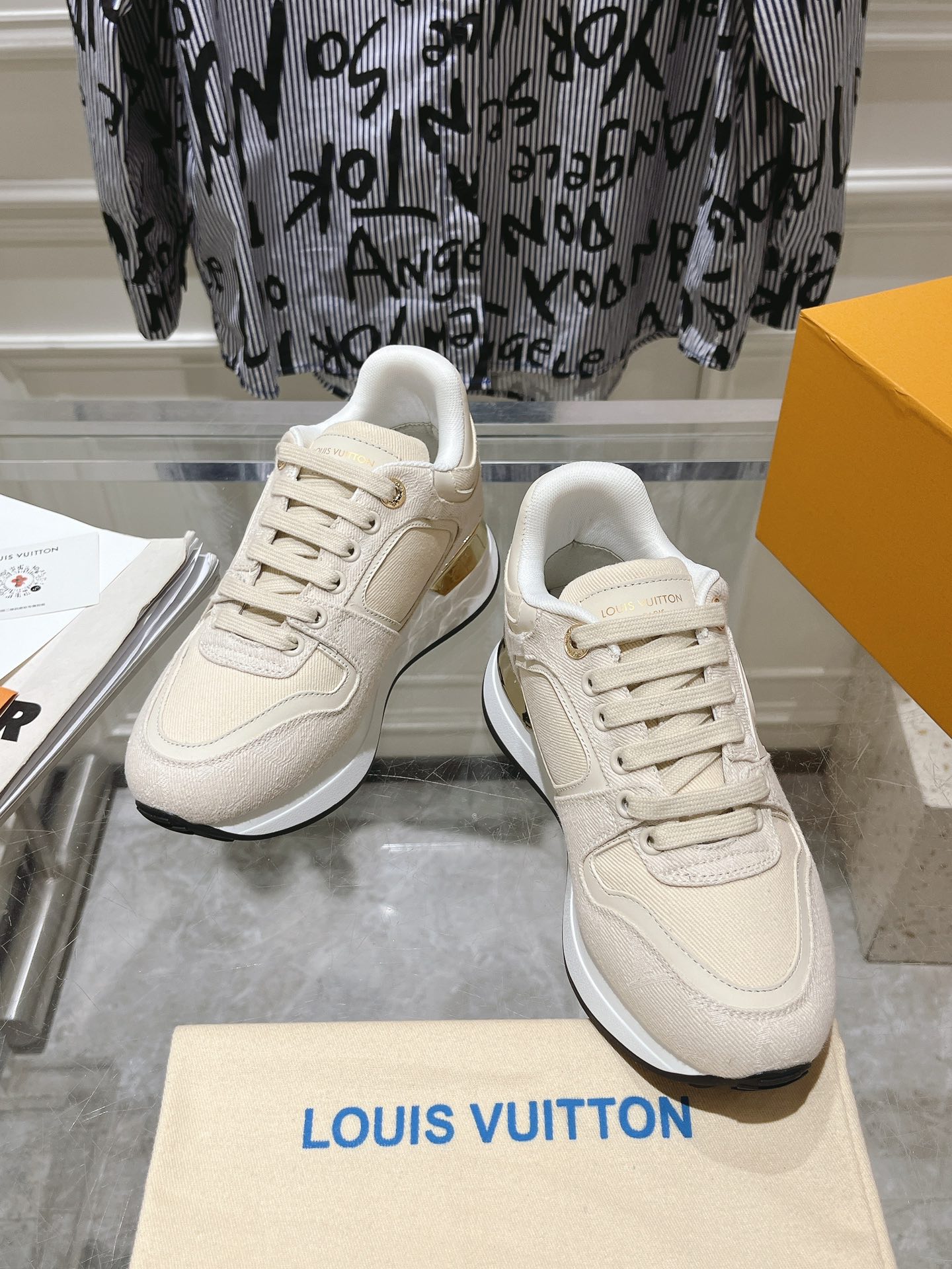 Louis Vuitton Couple Sneakers M-l-s