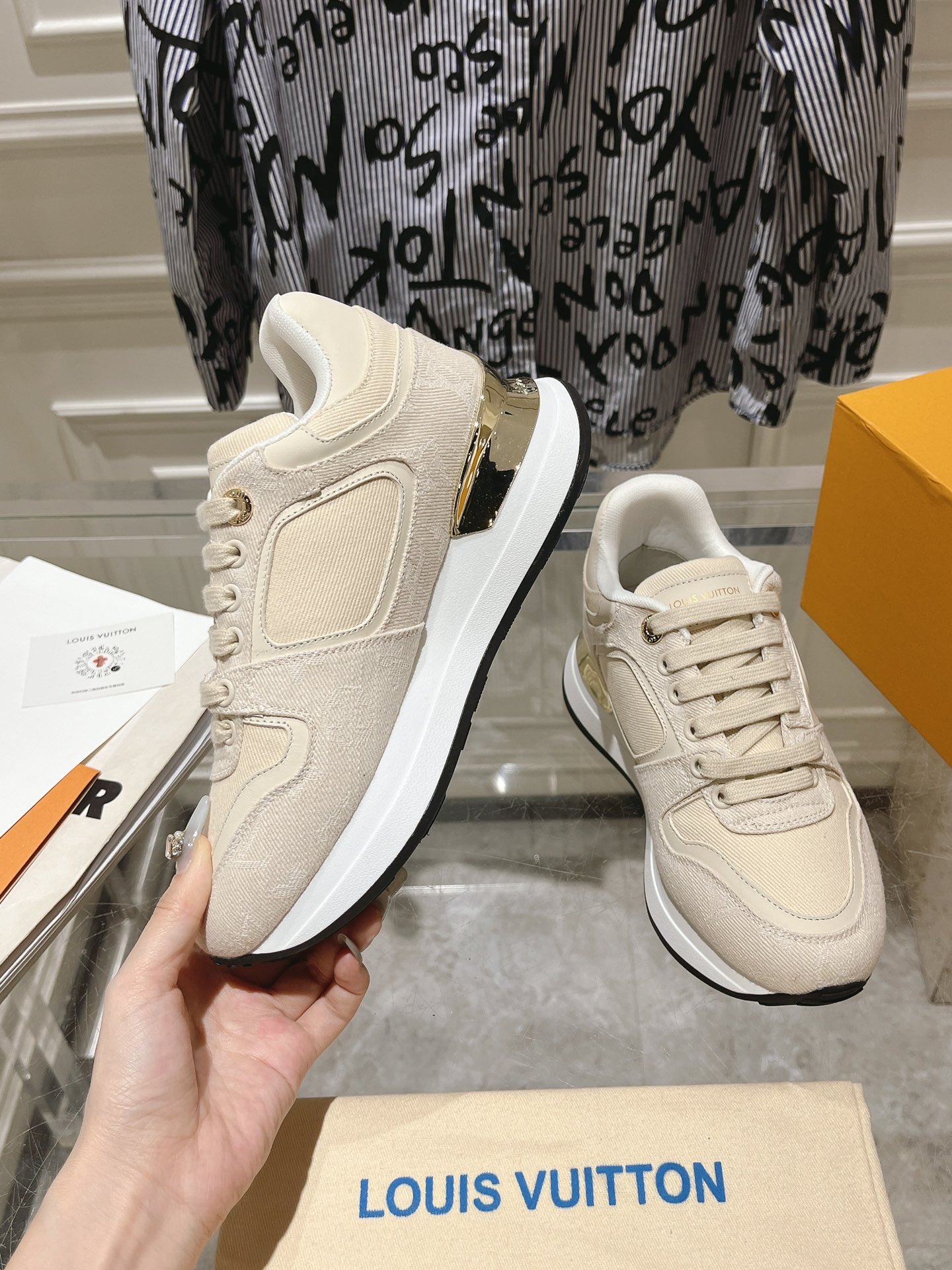 Louis Vuitton Couple Sneakers M-l-s