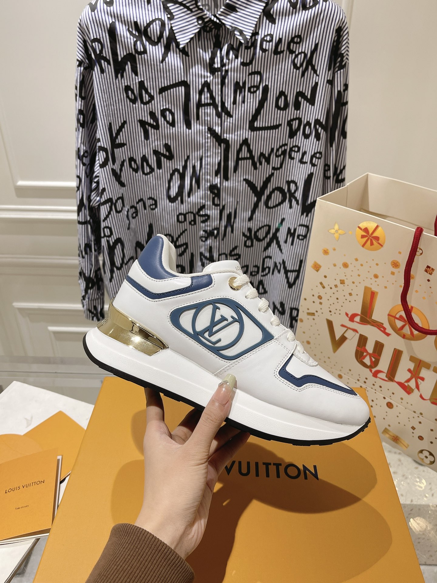 Louis Vuitton Couple Sneakers M-l-s