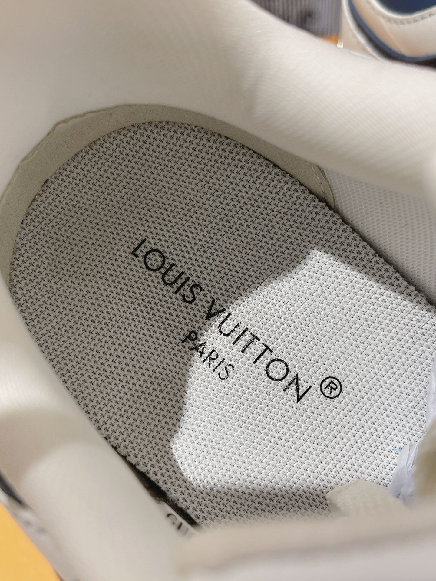 Louis Vuitton Couple Sneakers M-l-s