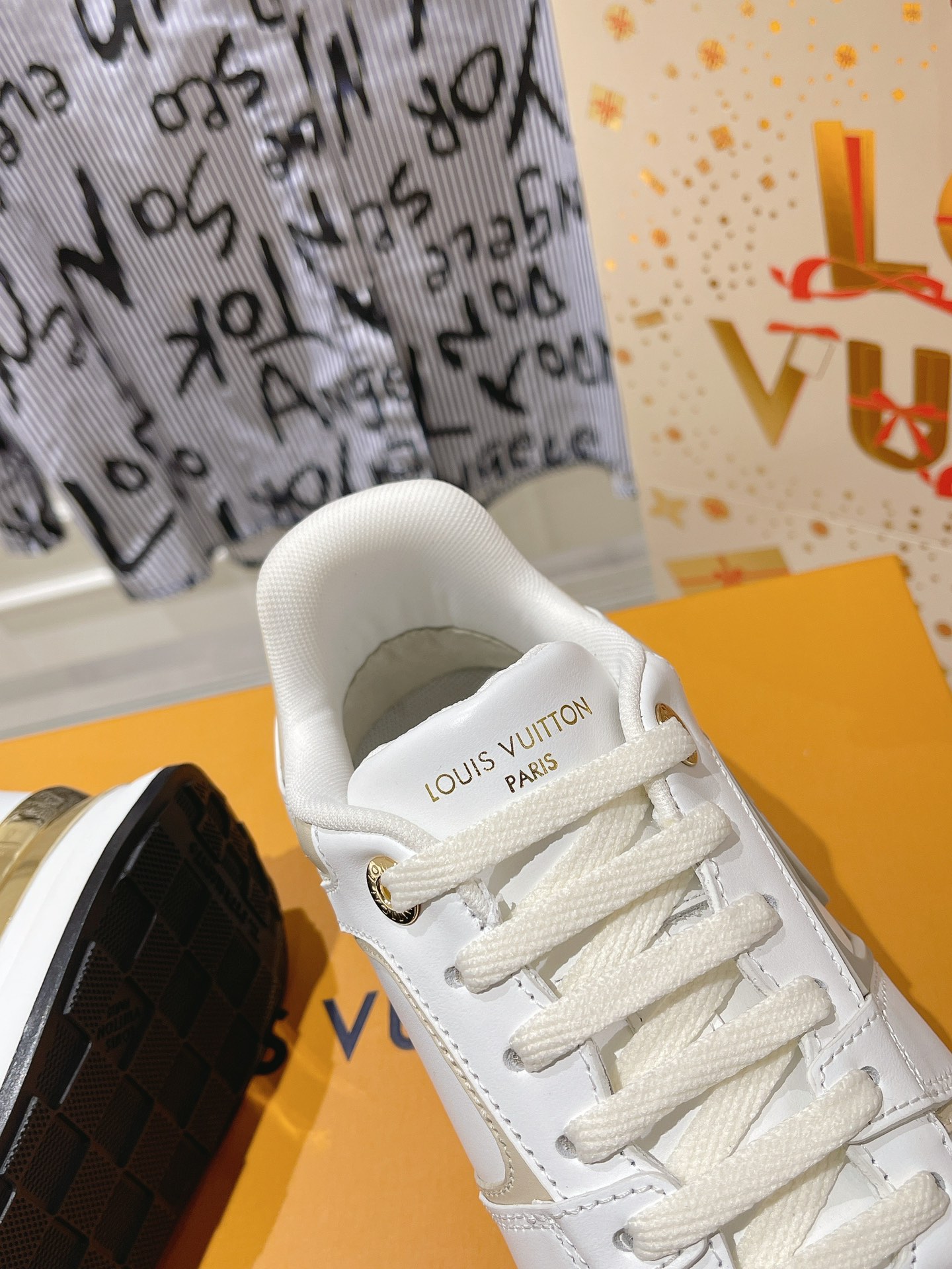 Louis Vuitton Couple Sneakers M-l-s