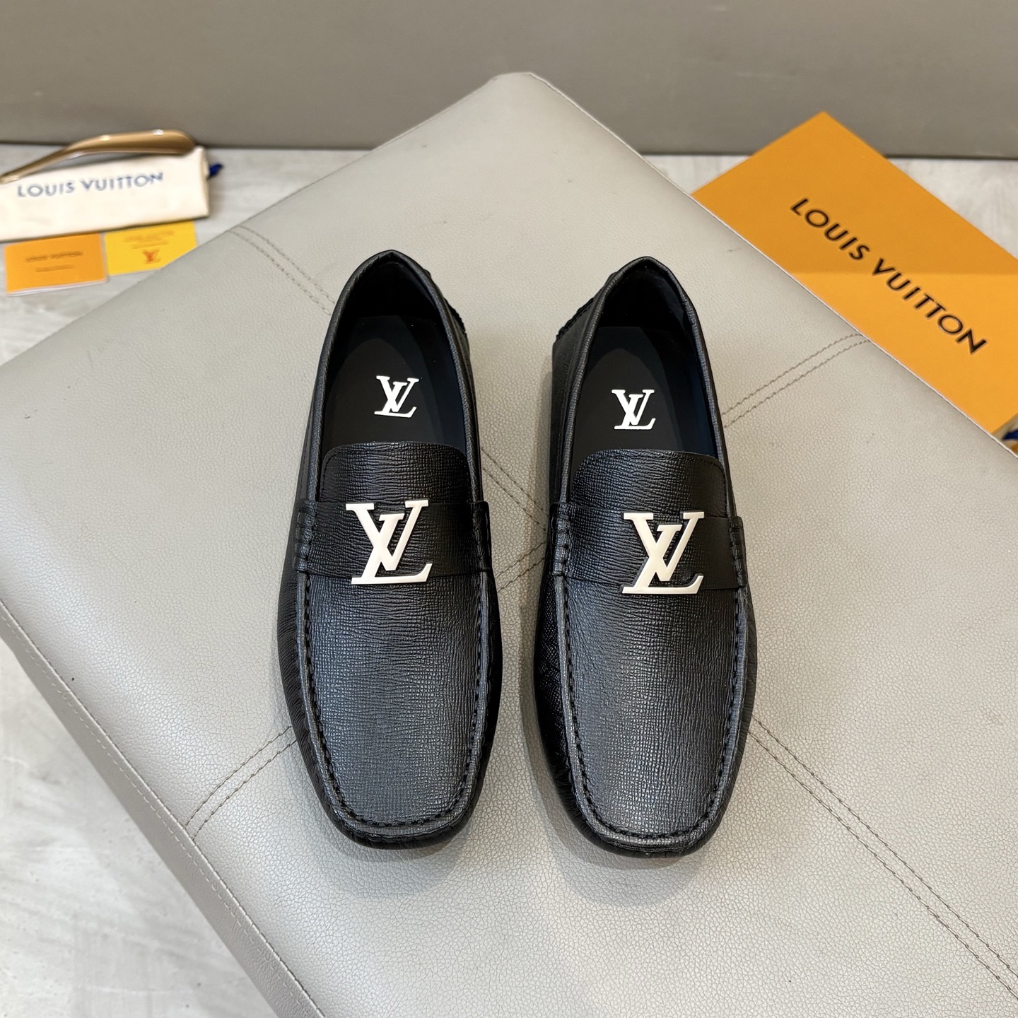 Louis Vuitton Male Loafers Cow Leather L