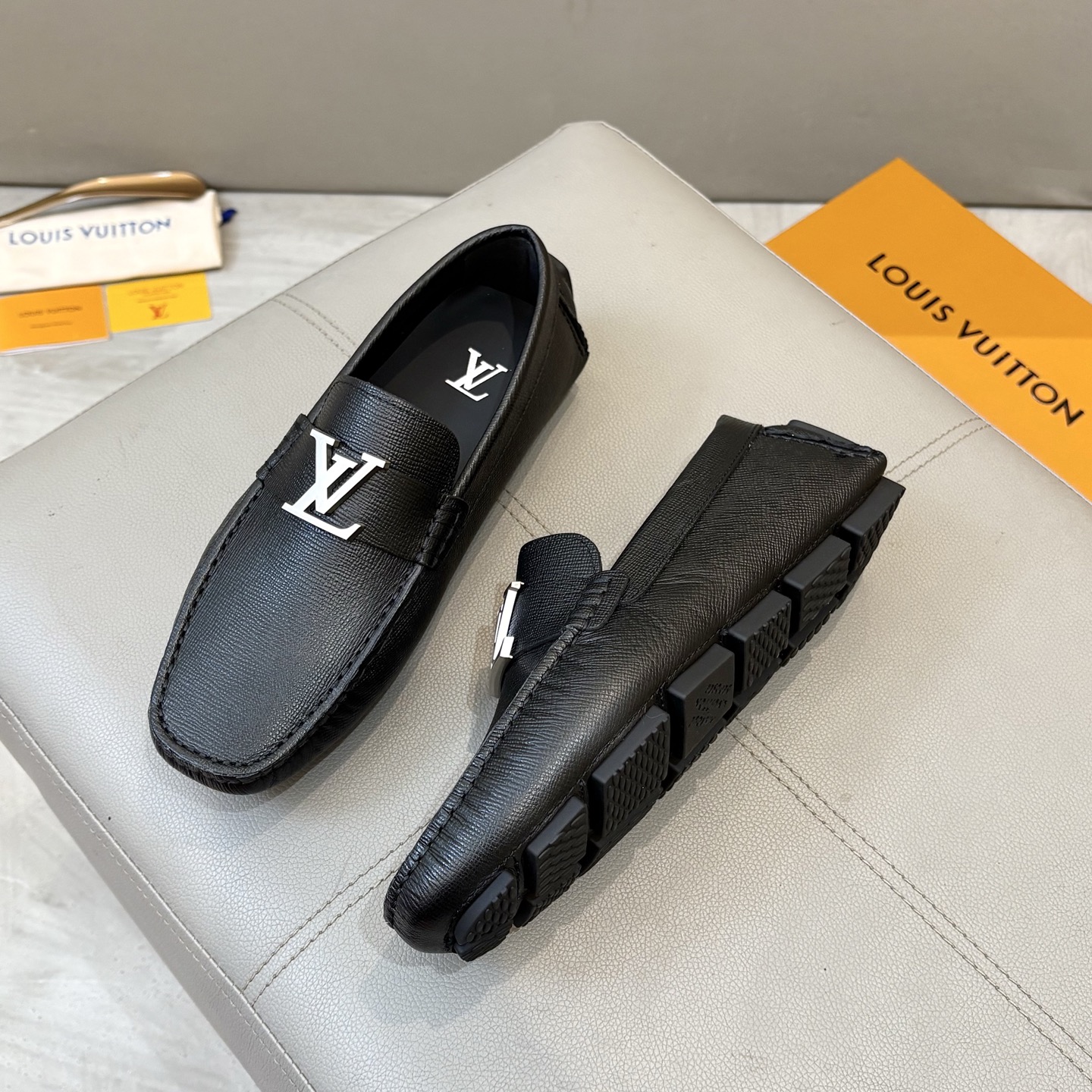 Louis Vuitton Male Loafers Cow Leather L
