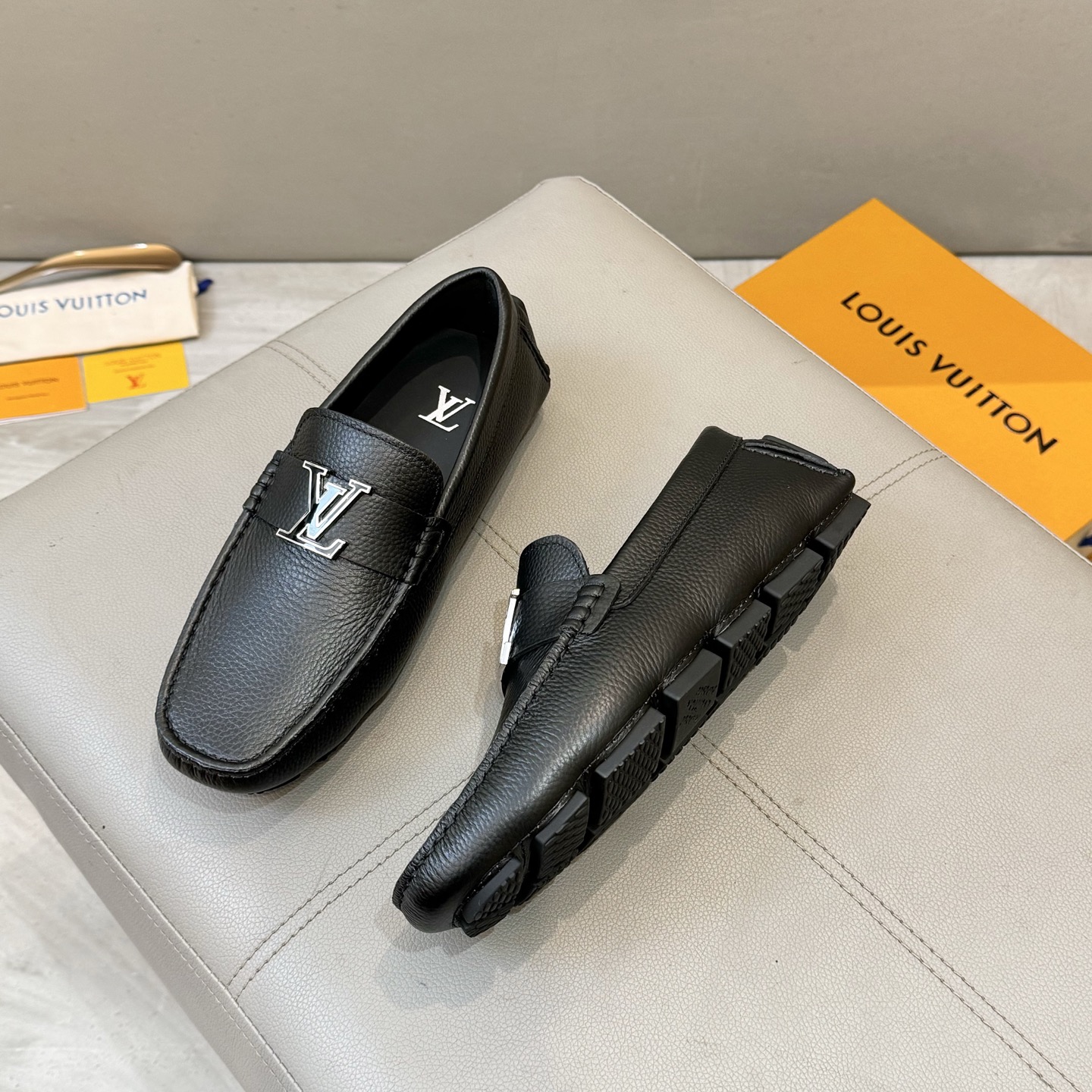 Louis Vuitton Male Loafers Cow Leather L