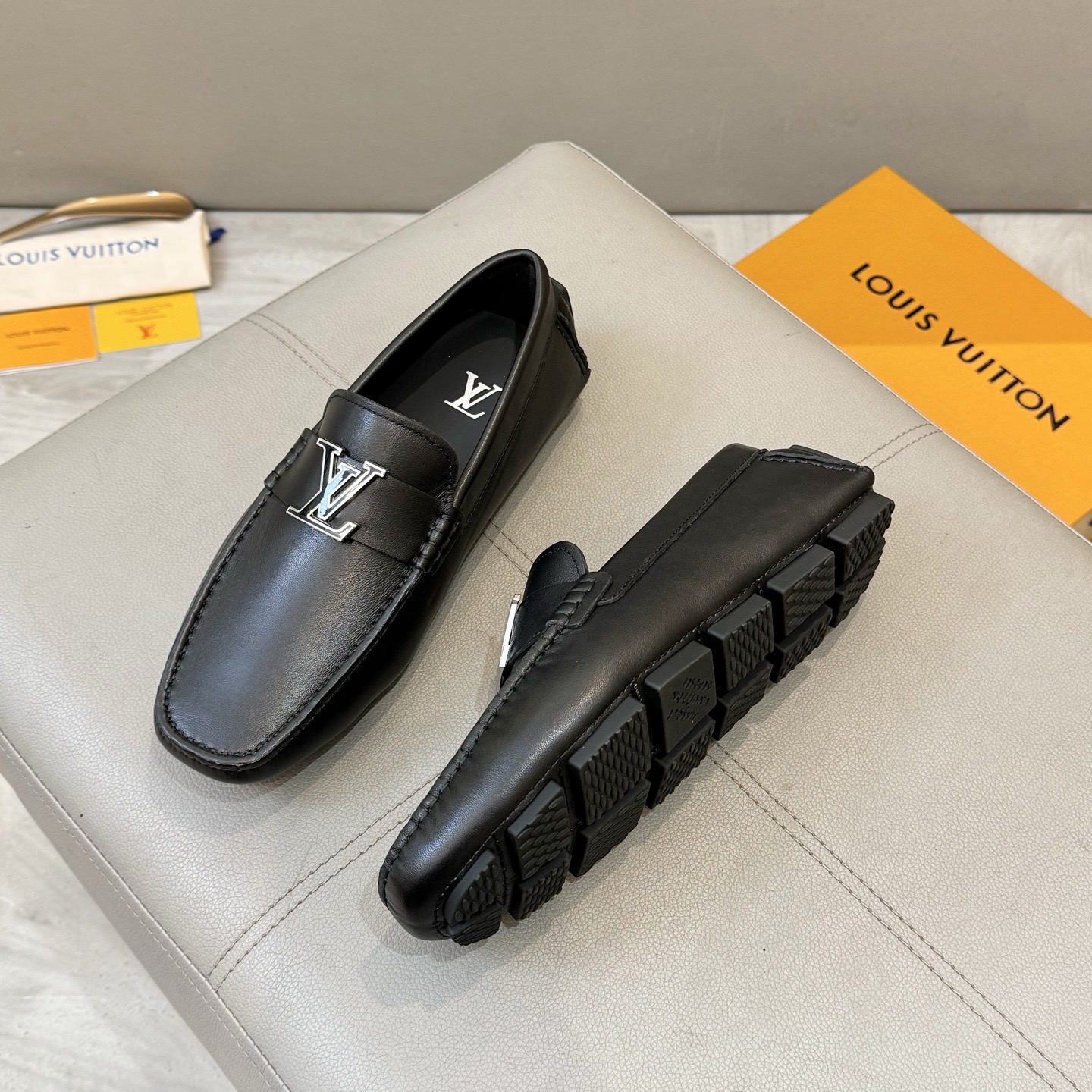 Louis Vuitton Male Loafers Cow Leather L