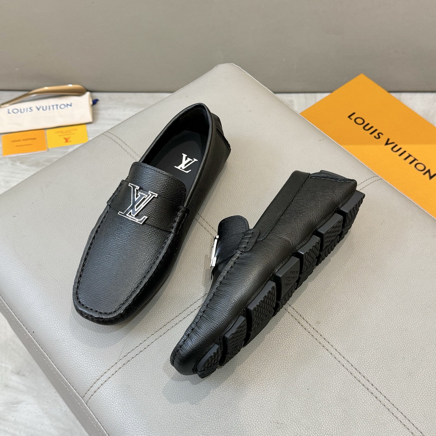 Louis Vuitton Male Loafers Cow Leather L