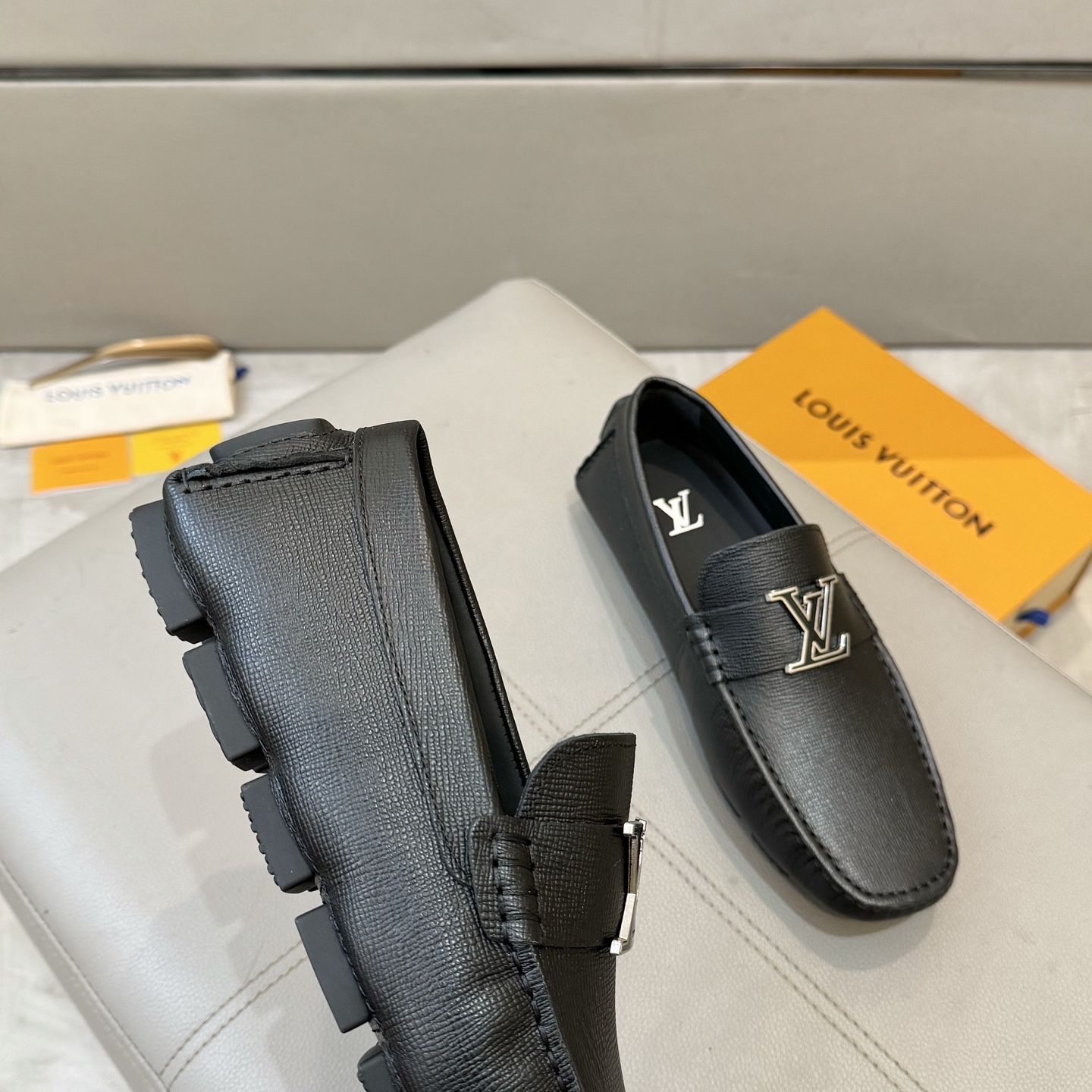 Louis Vuitton Male Loafers Cow Leather L