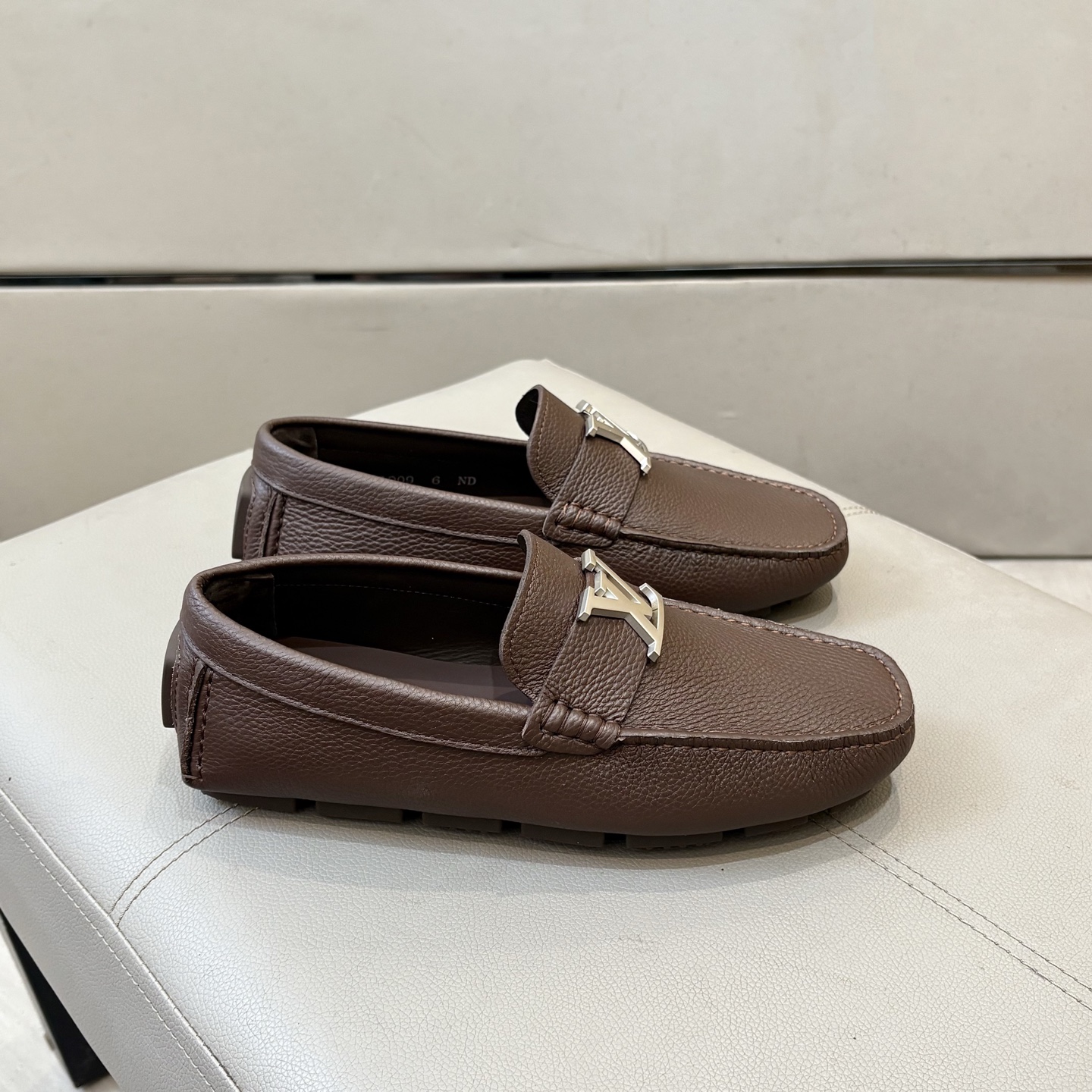 Louis Vuitton Male Loafers Cow Leather L