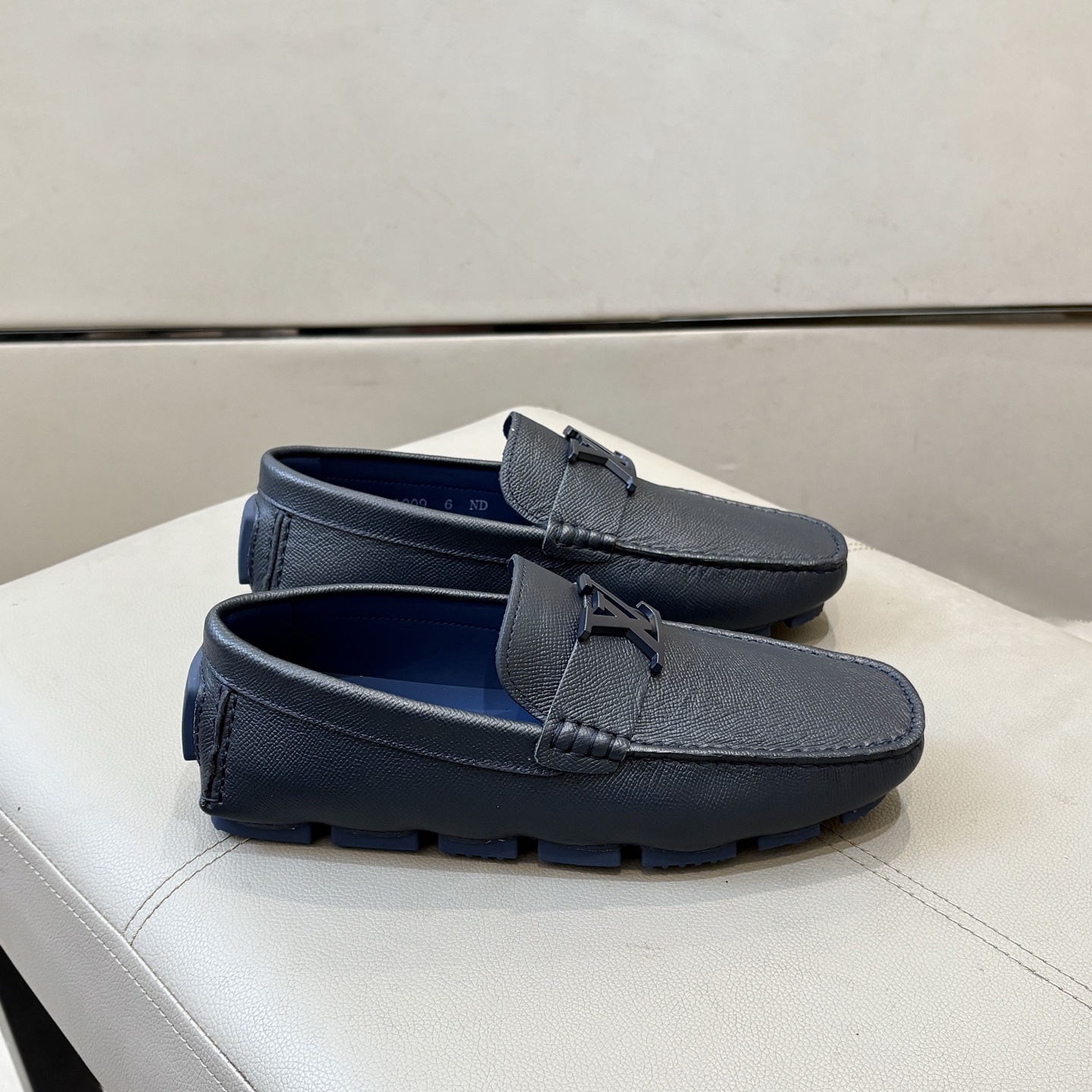 Louis Vuitton Male Loafers Cow Leather L