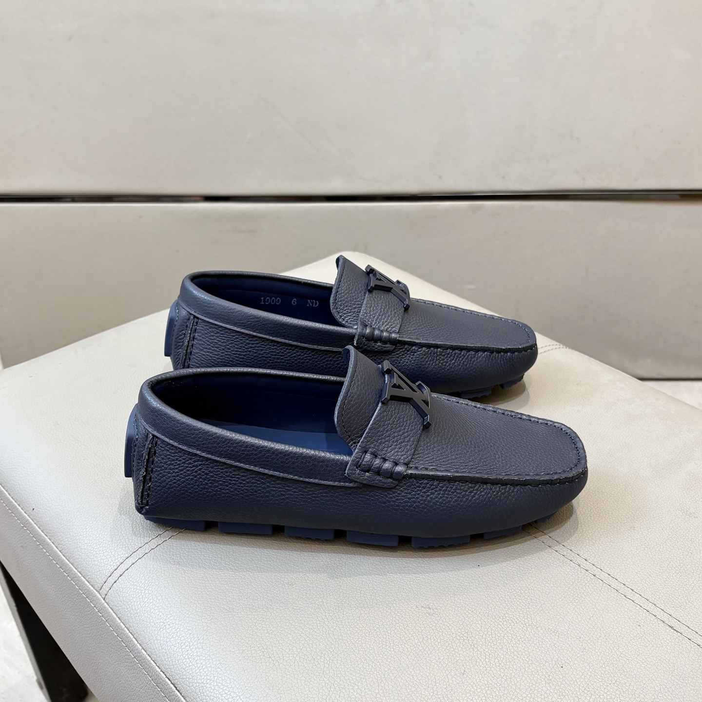 Louis Vuitton Male Loafers Cow Leather L