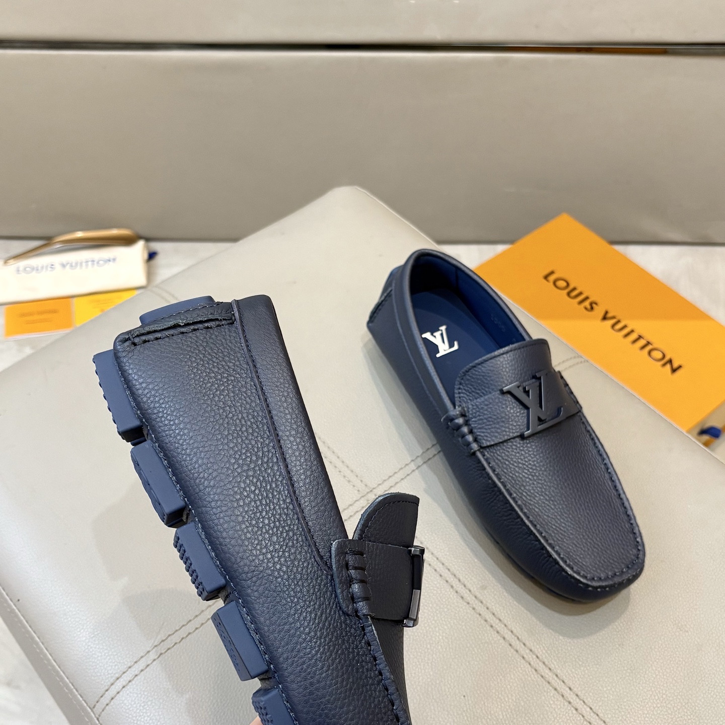 Louis Vuitton Male Loafers Cow Leather L