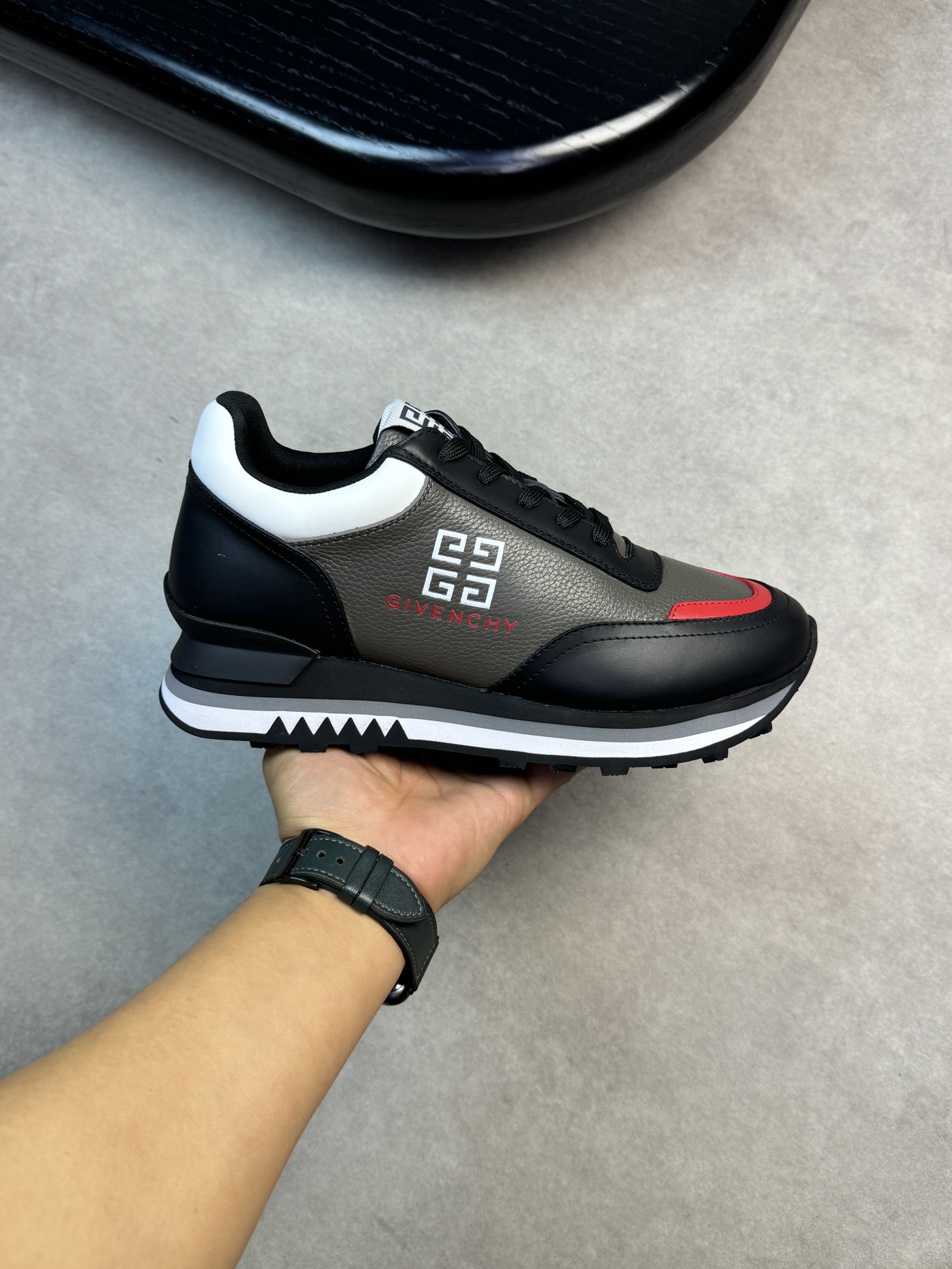 Givenchy Basic Shoes L-s