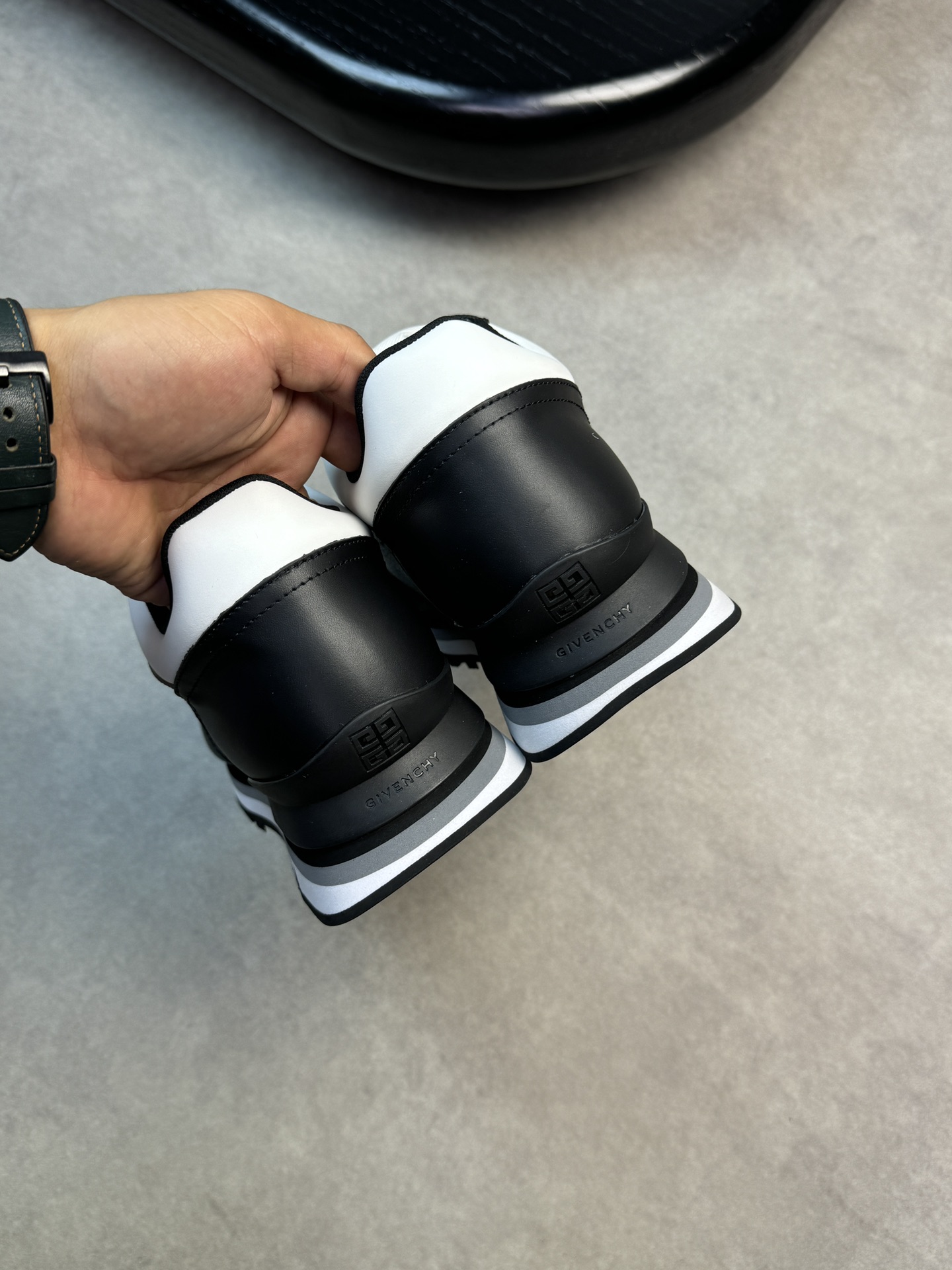 Givenchy Basic Shoes L-s