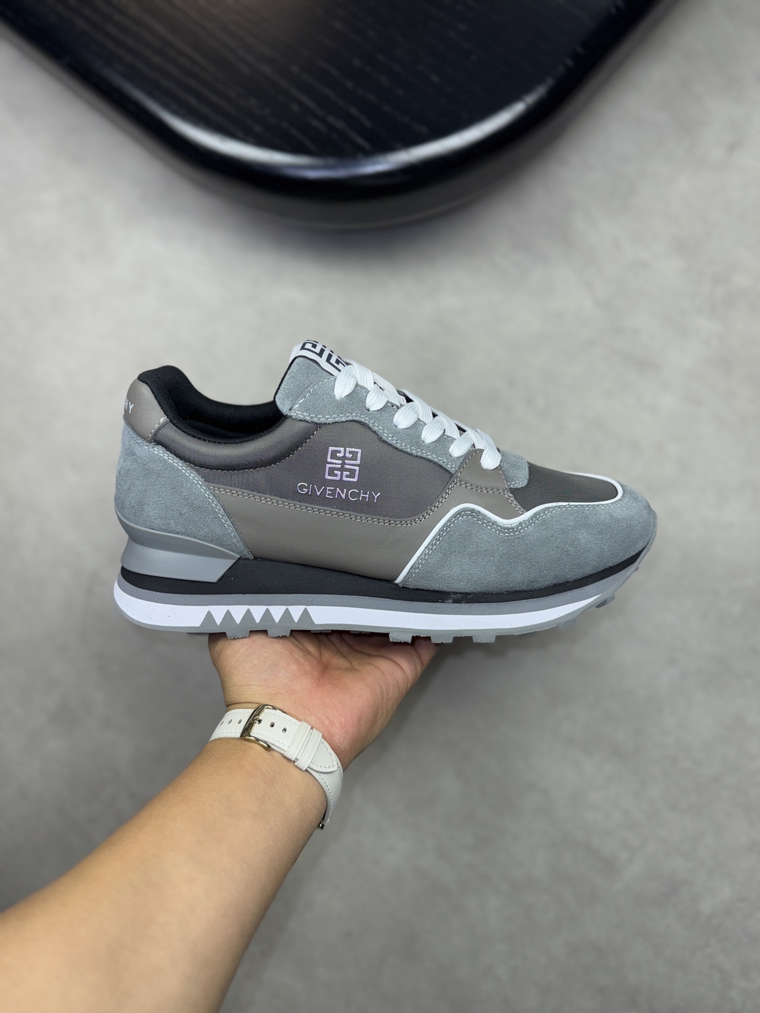 Givenchy Sneakers L-s