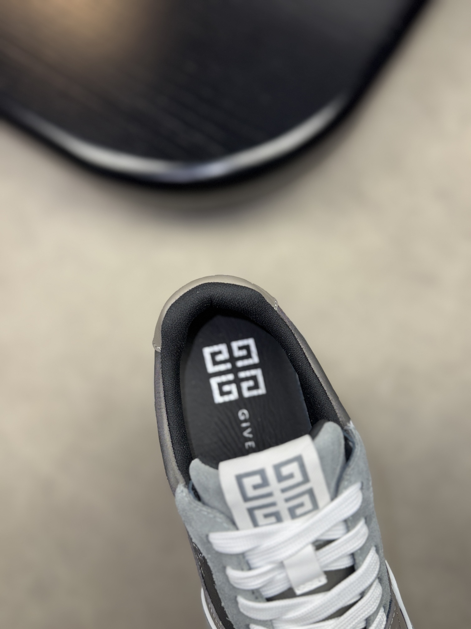 Givenchy Sneakers L-s