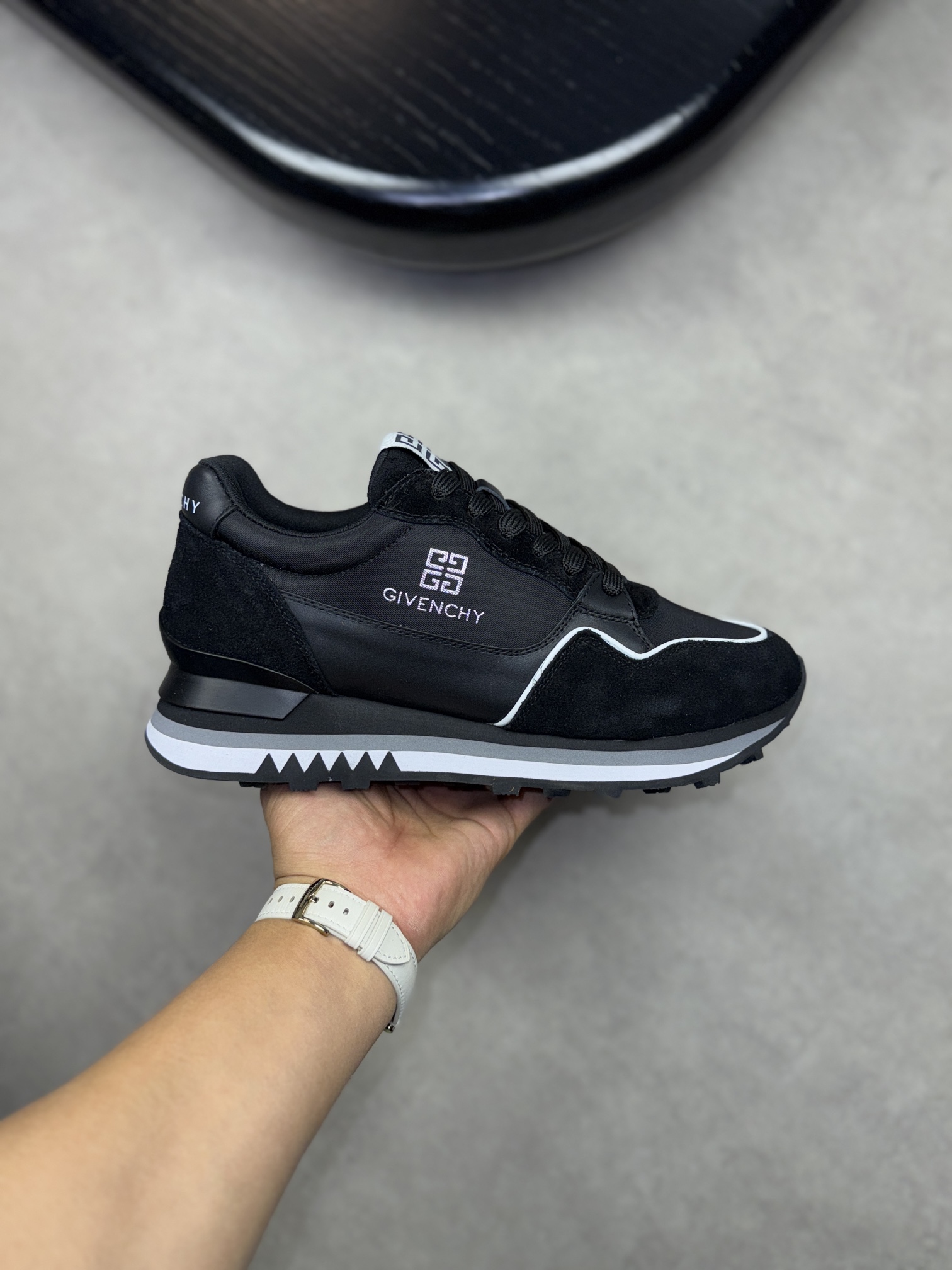 Givenchy Sneakers L-s